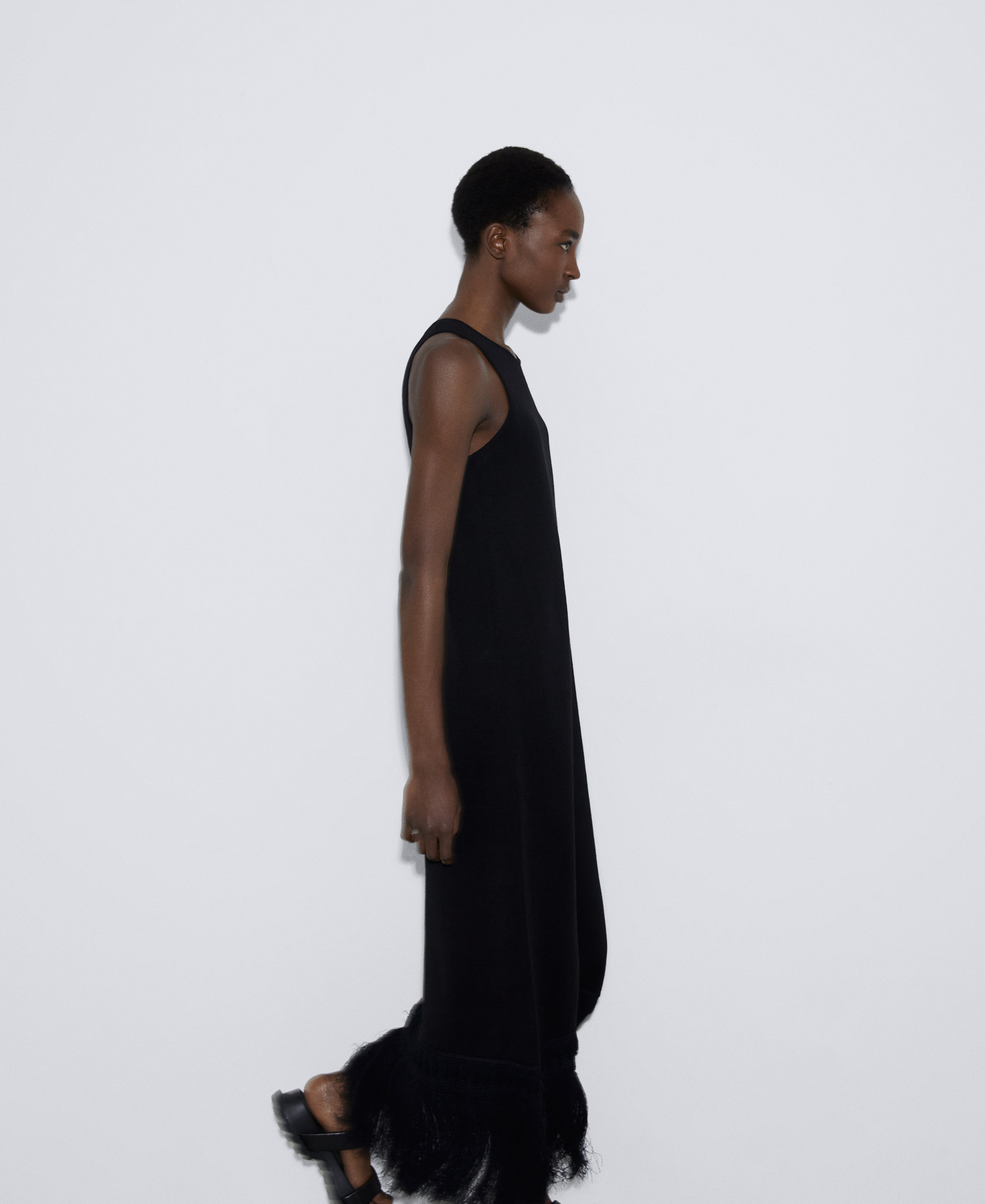 Long dress with fringes image number 4