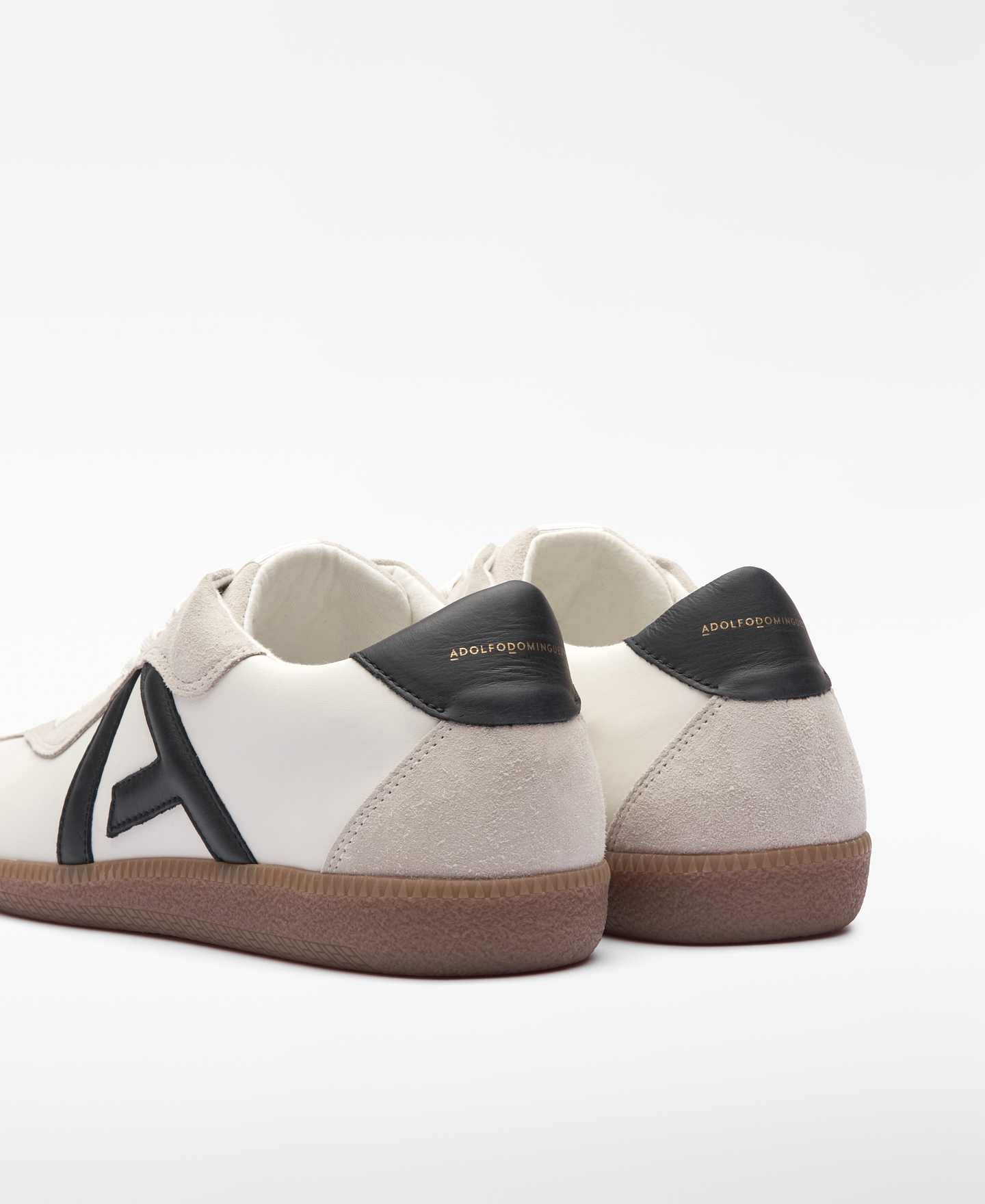 Sneaker aus Leder und Veloursleder mit Maxi-Logo image number 2