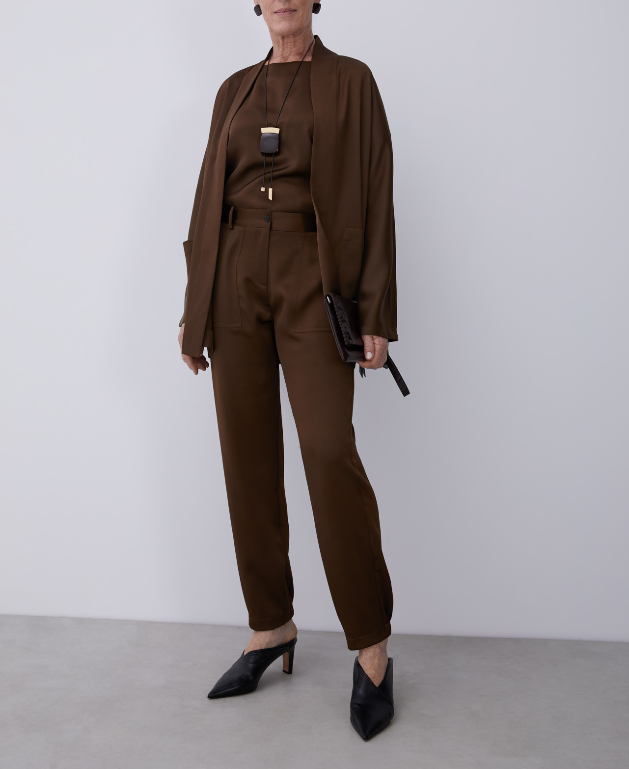 Blouse with short drop sleeve image number 3