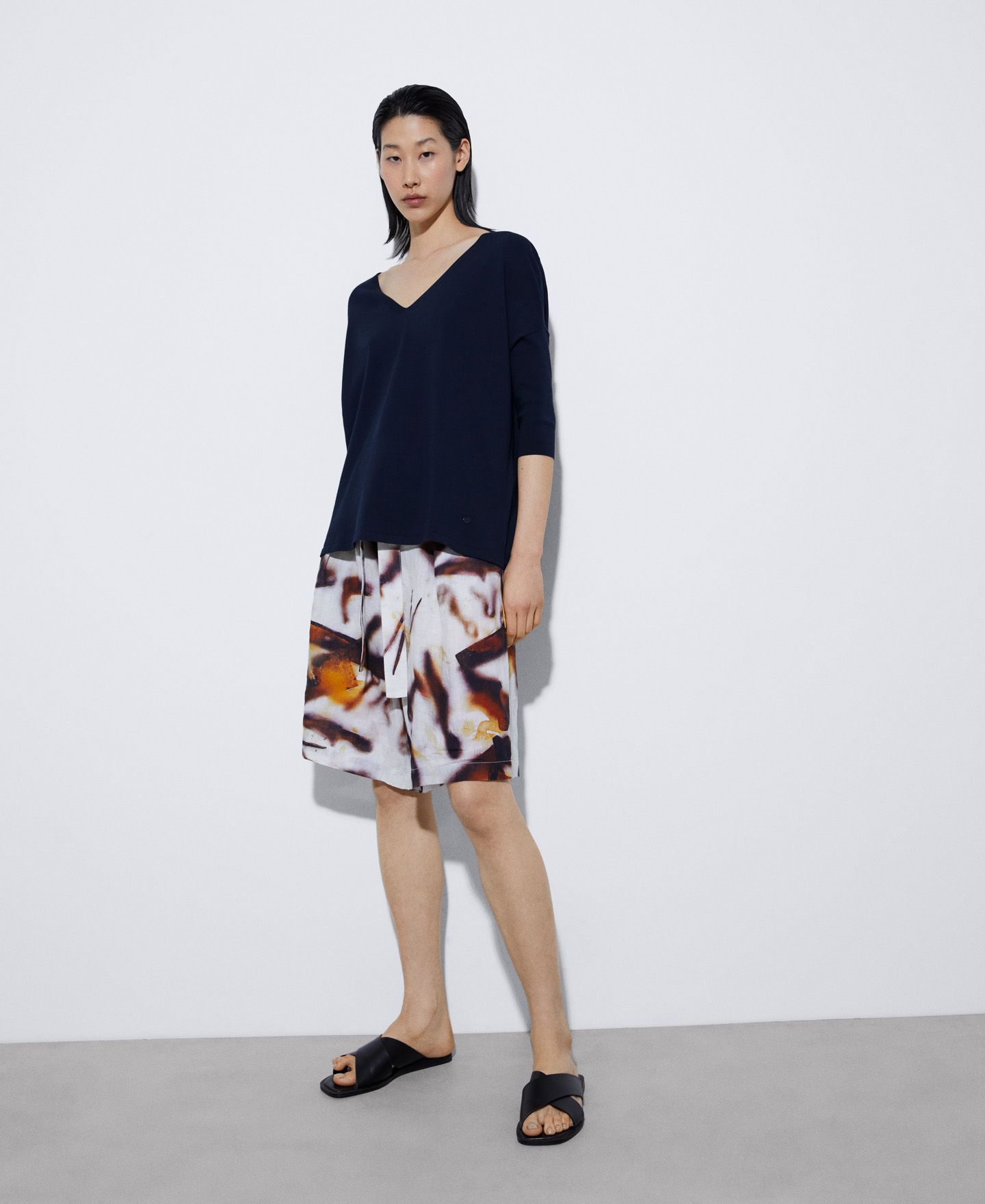 V-neck sweater in viscose image number 1
