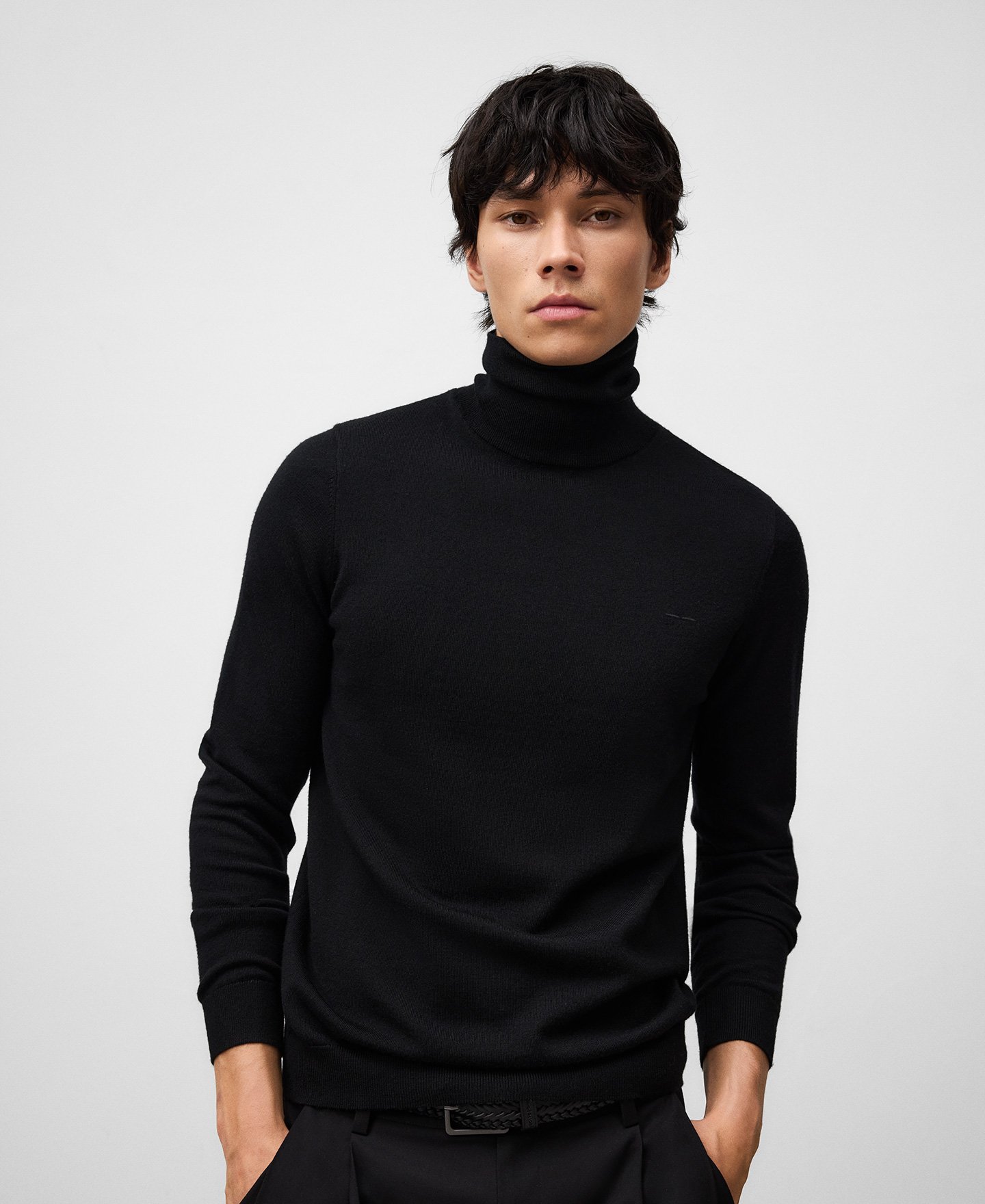 Jersey cuello vuelto lana merino hombre image number 0