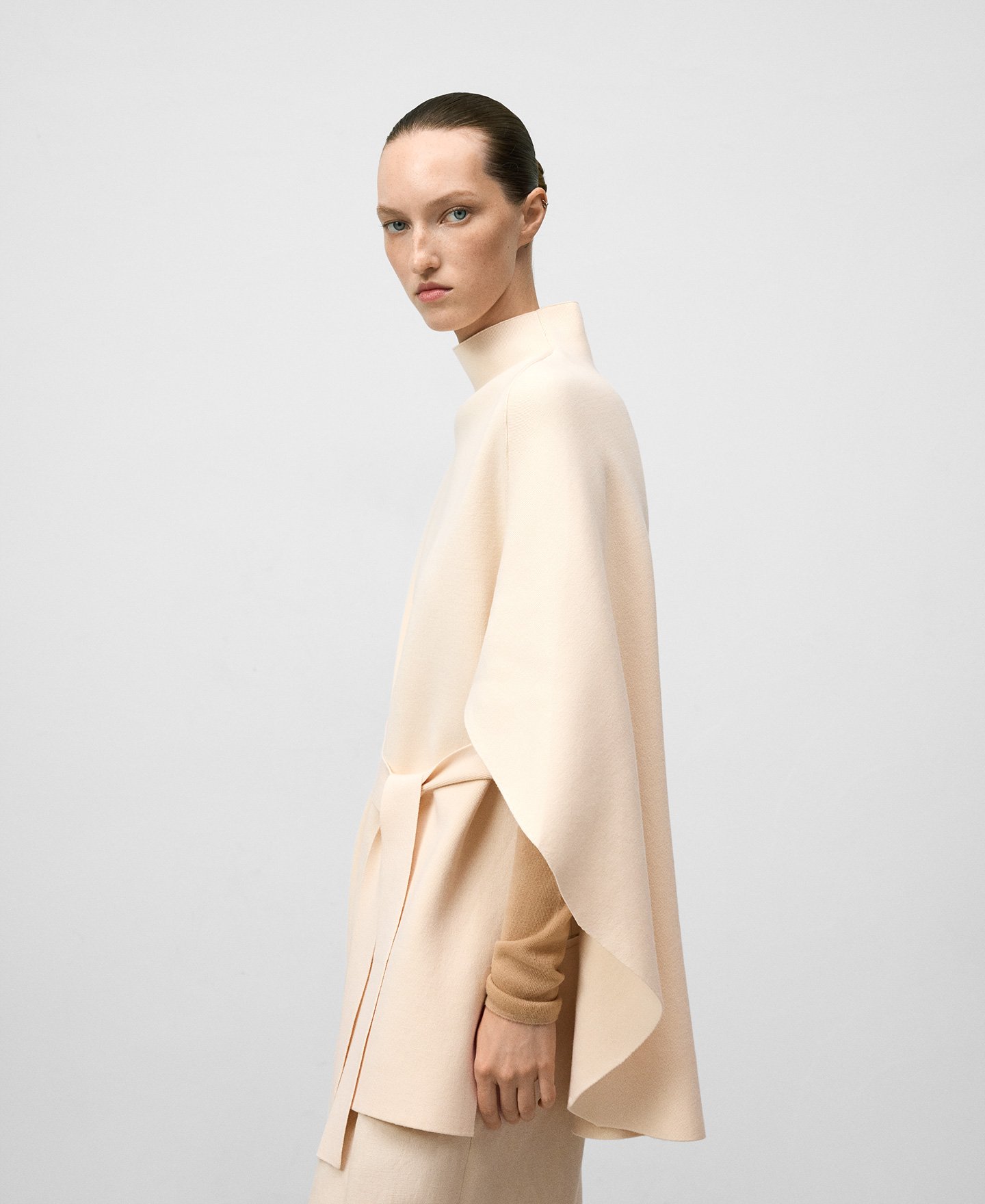 Knit cape with belt woman image number 3