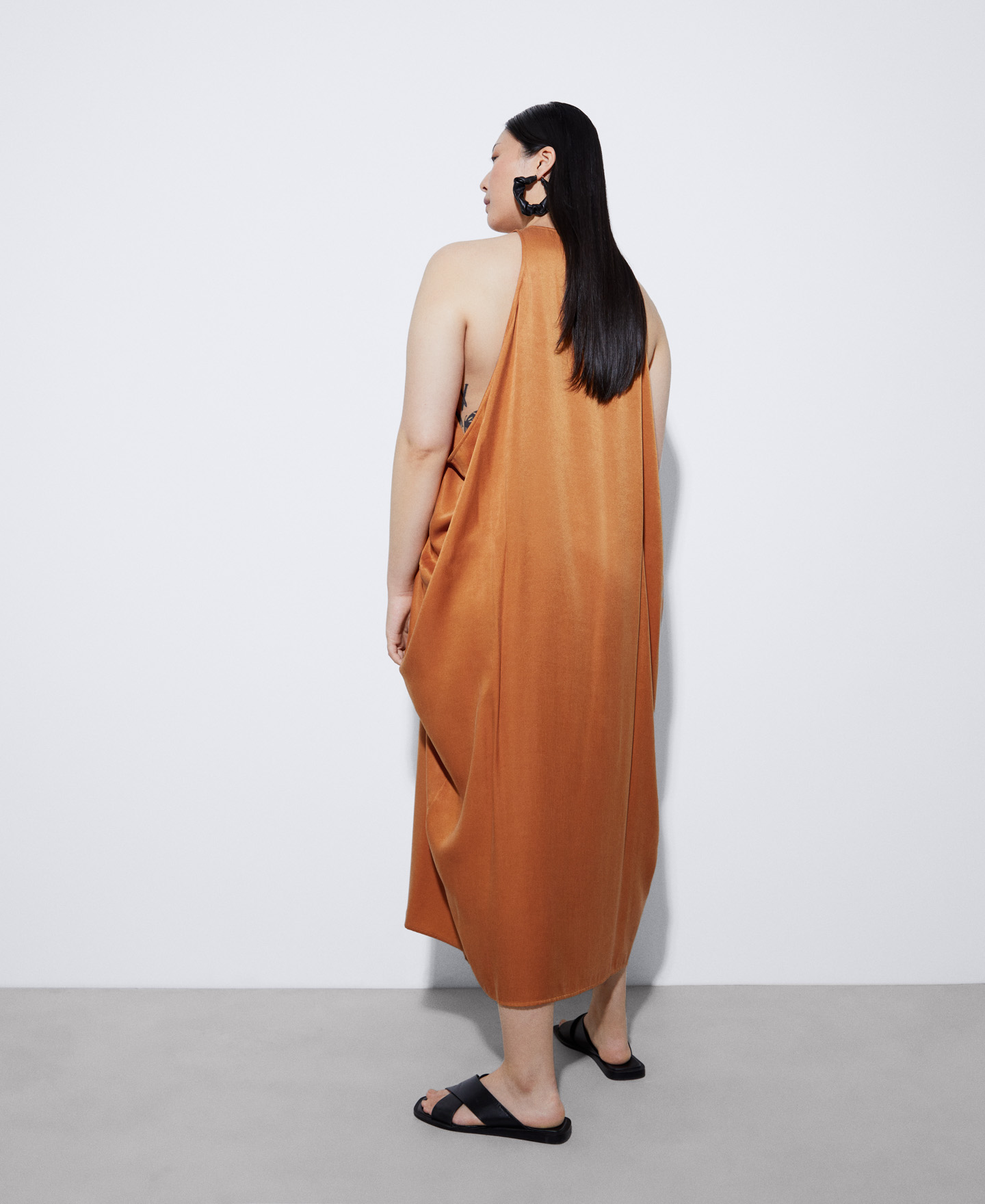 Side slit dress in viscose image number 2