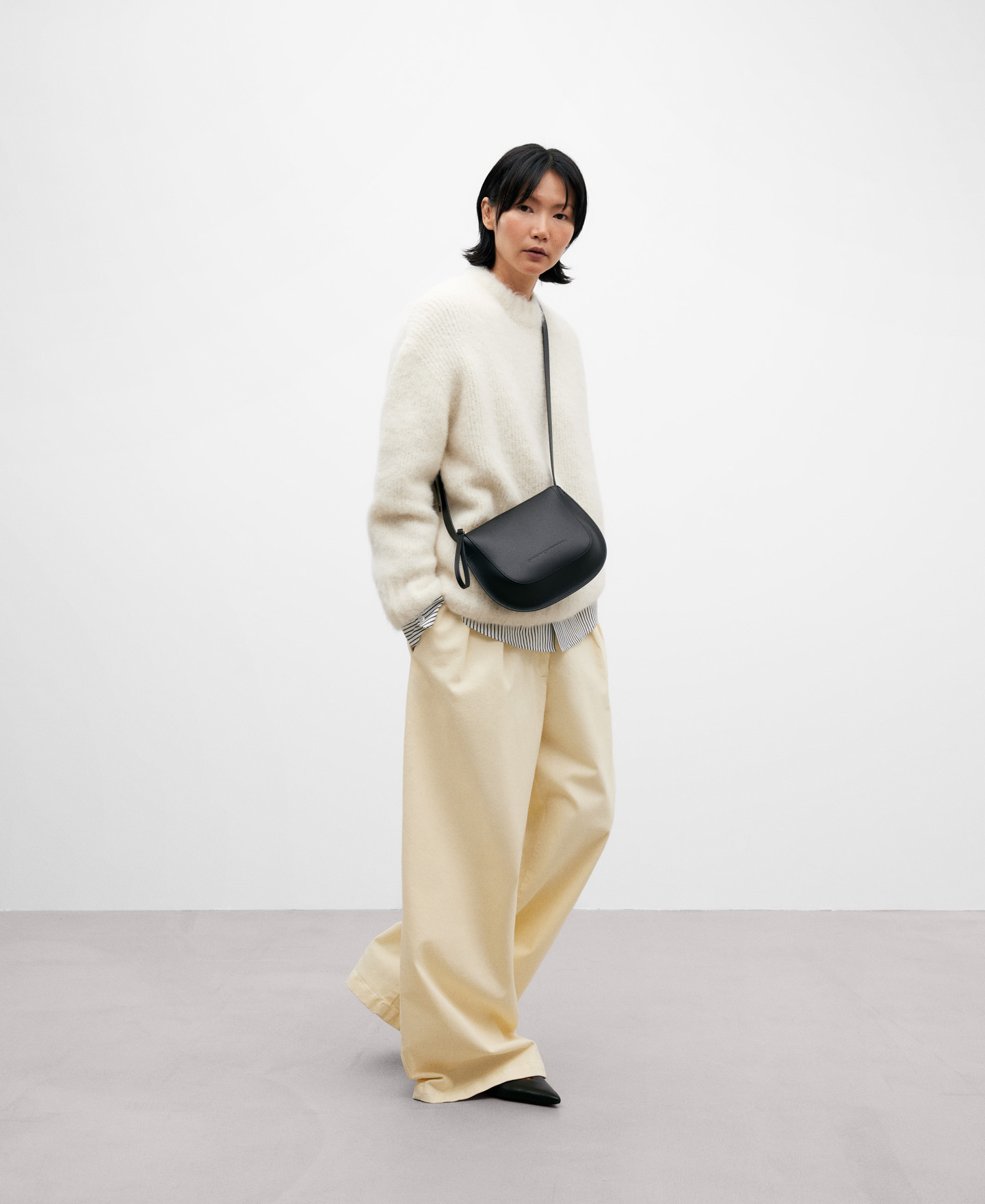 バチェッタレザーのスモールショルダーバッグ image number 4