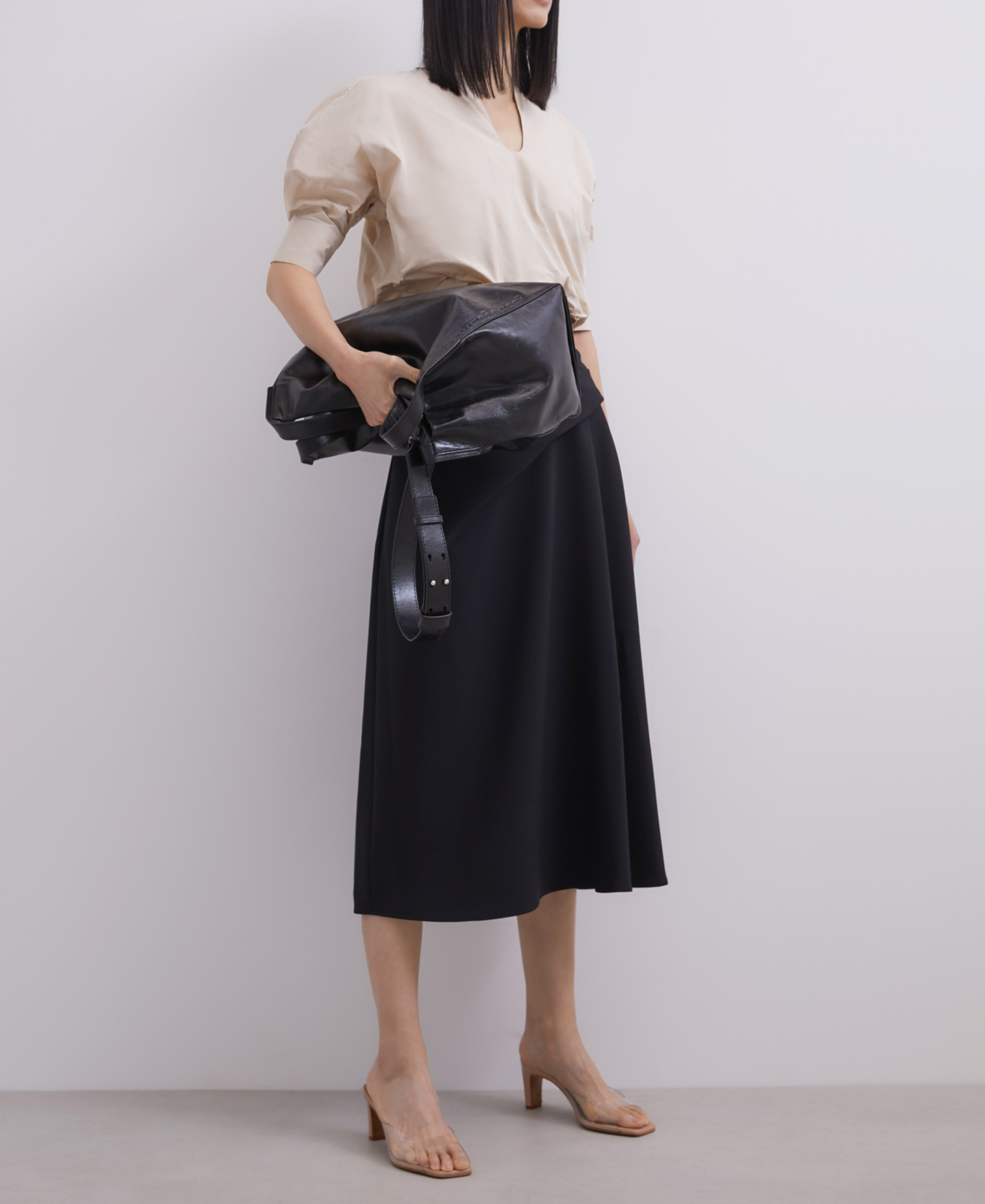Fluid puffed sleeve shirt image number 3
