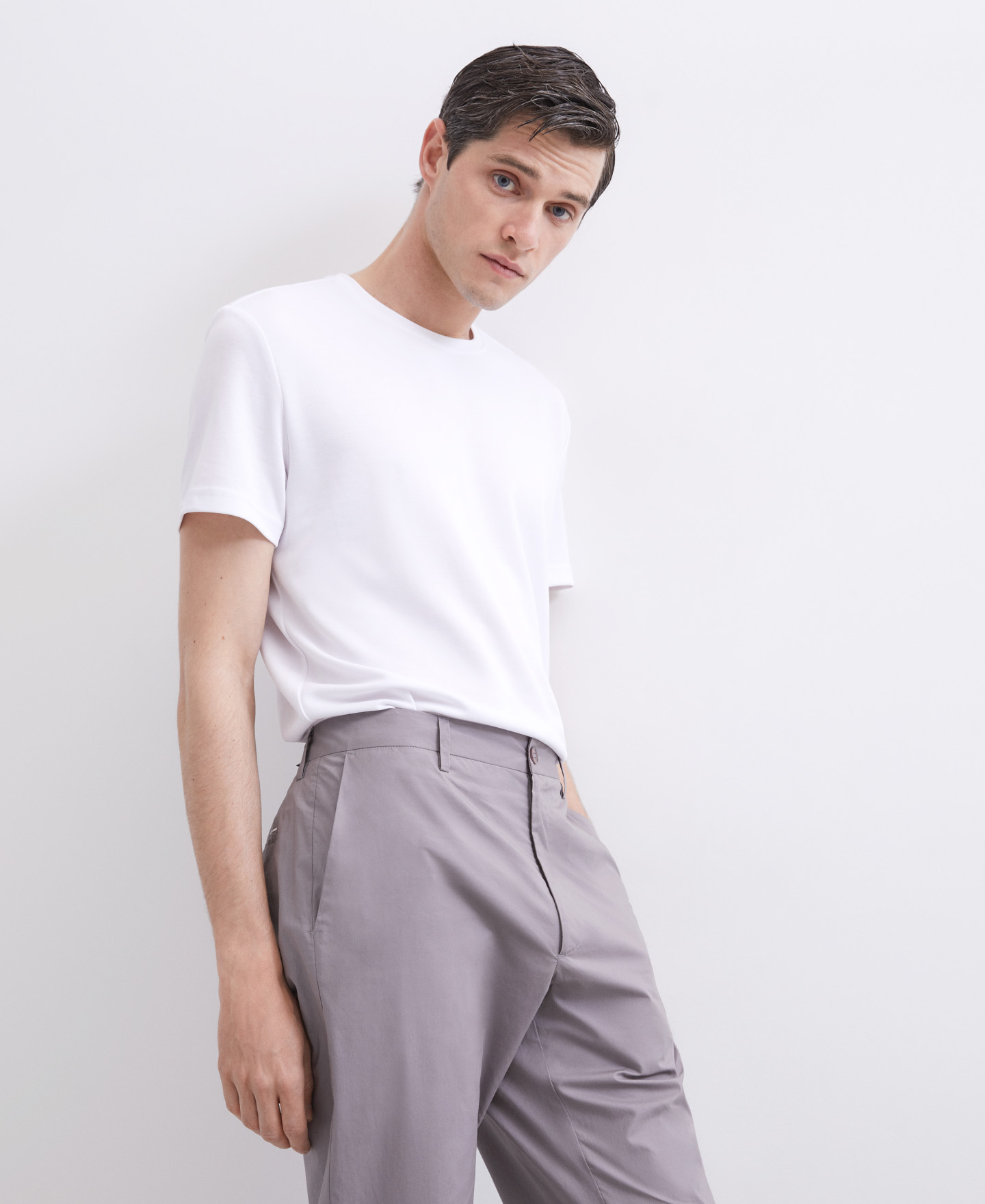 Pantalón gris en popelín de algodón image number 5