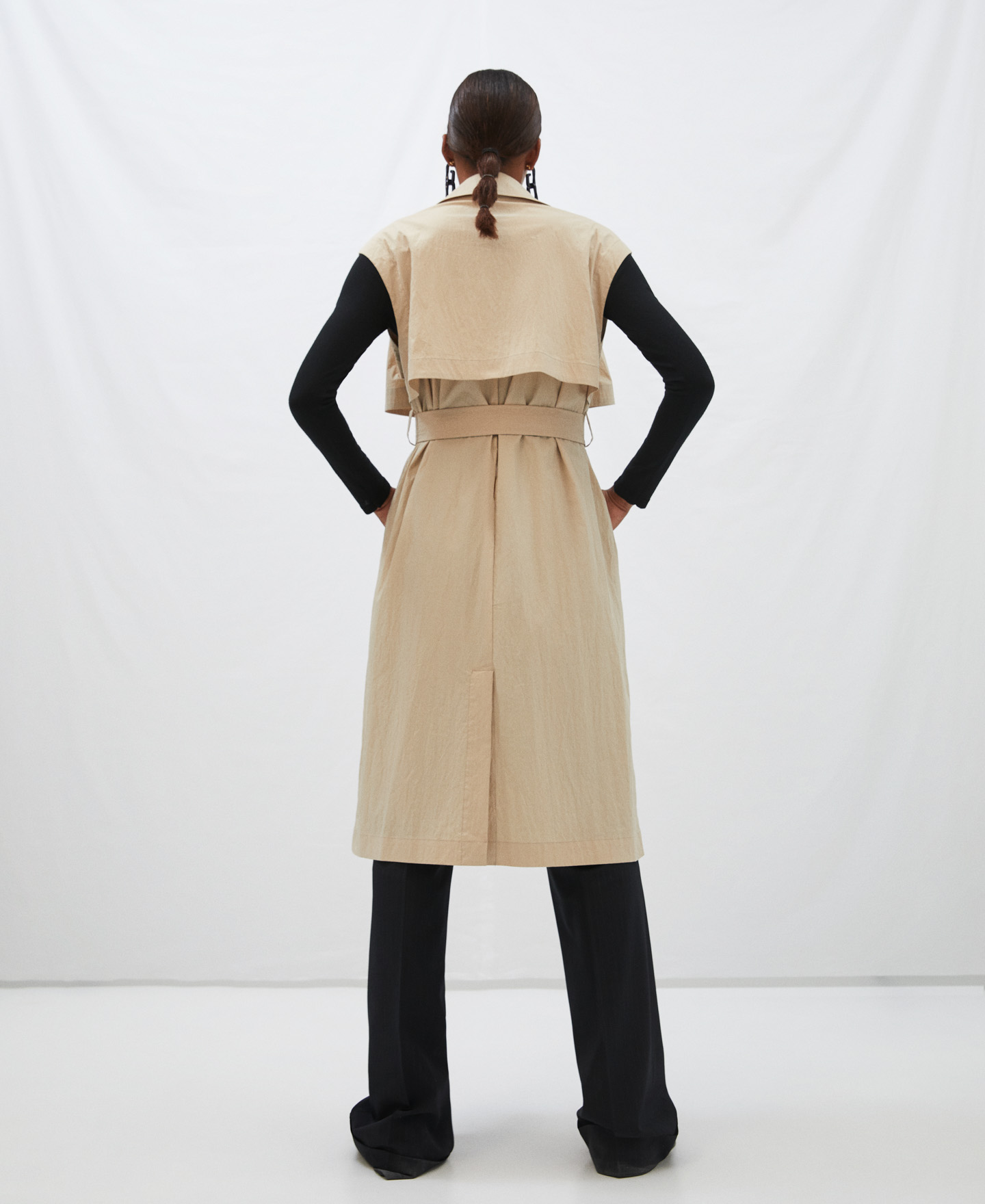 Viscose and nylon sleeveless trench coat image number 2