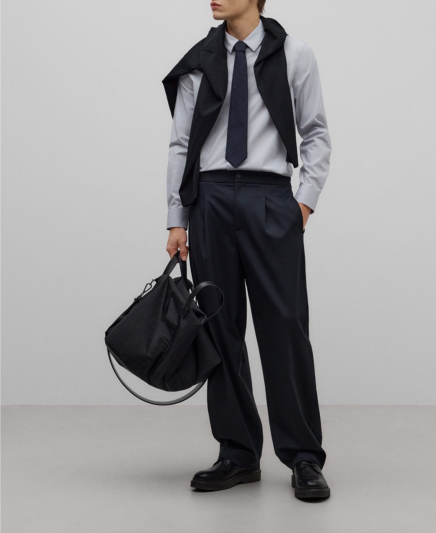Corbata negra hombre image number 3