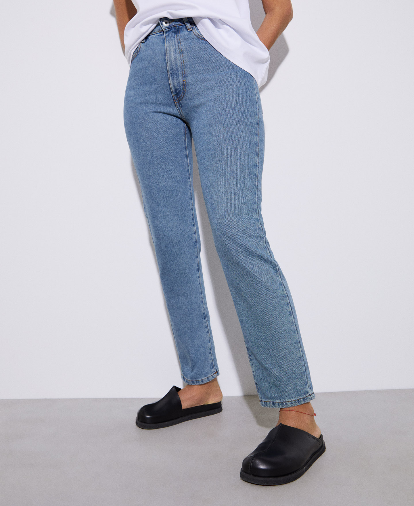 Recycled cotton denim jeans image number 0