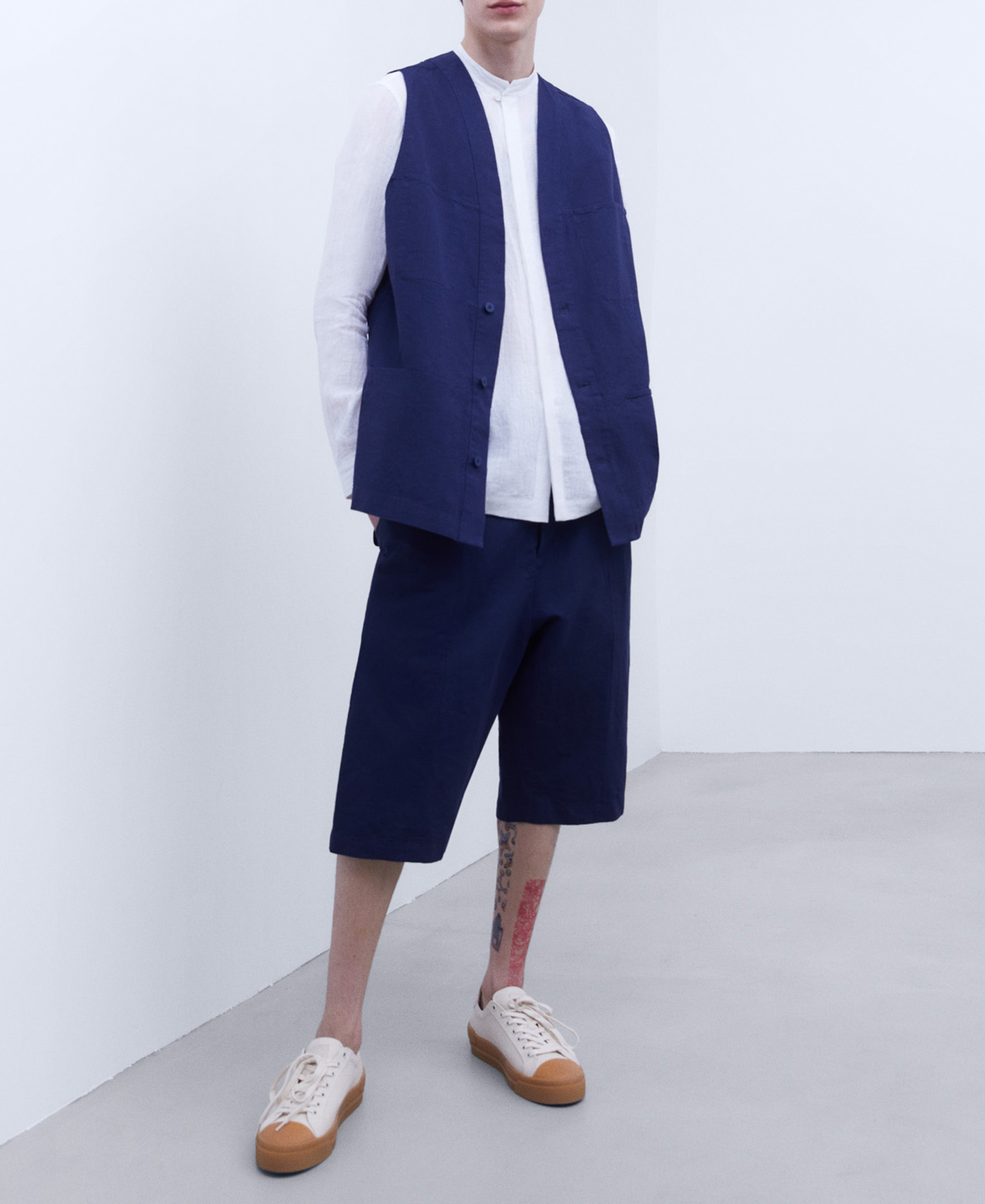 European linen wrinkled texture shirt image number 1