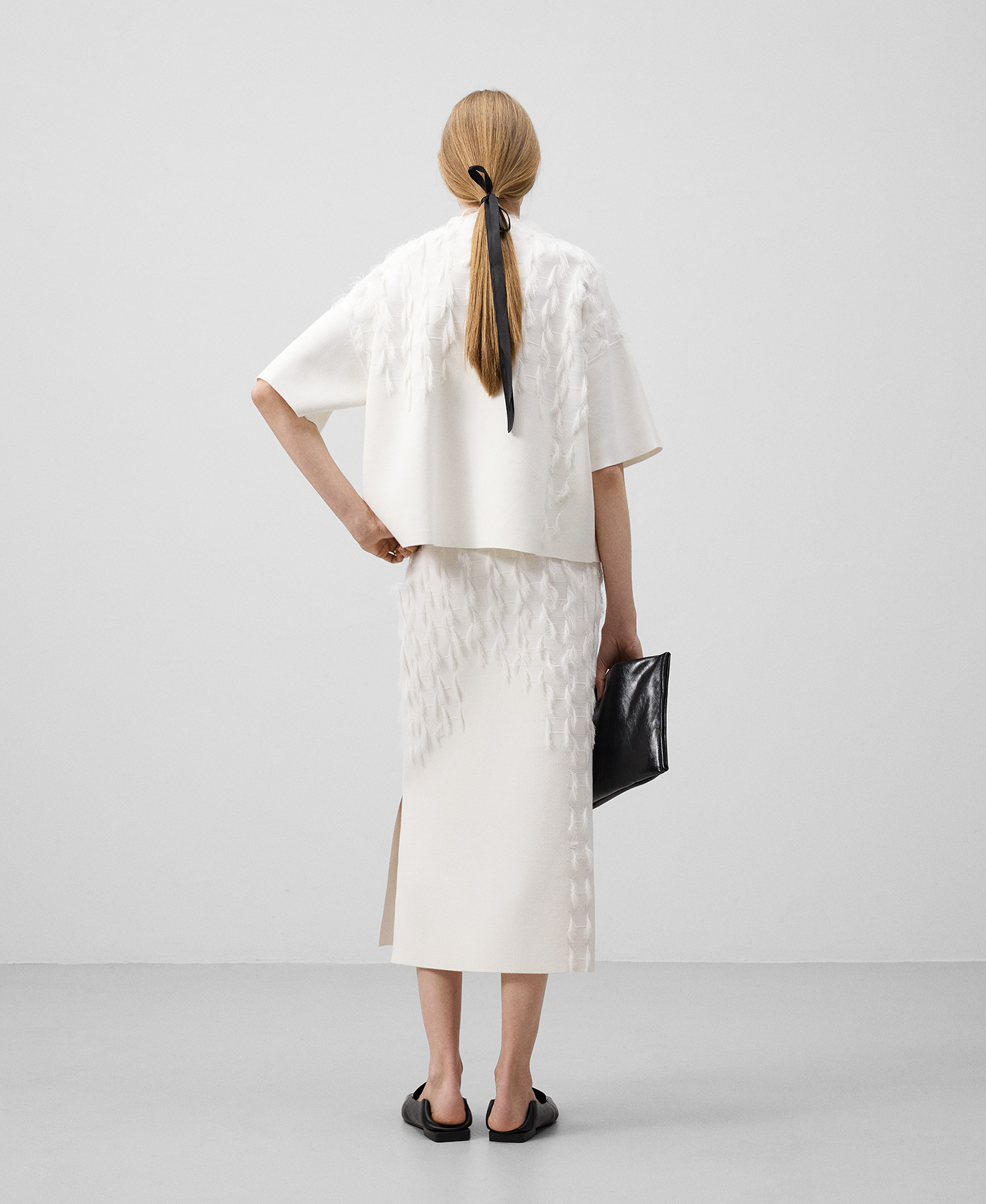Knit skirt with fringe detailing woman image number 2