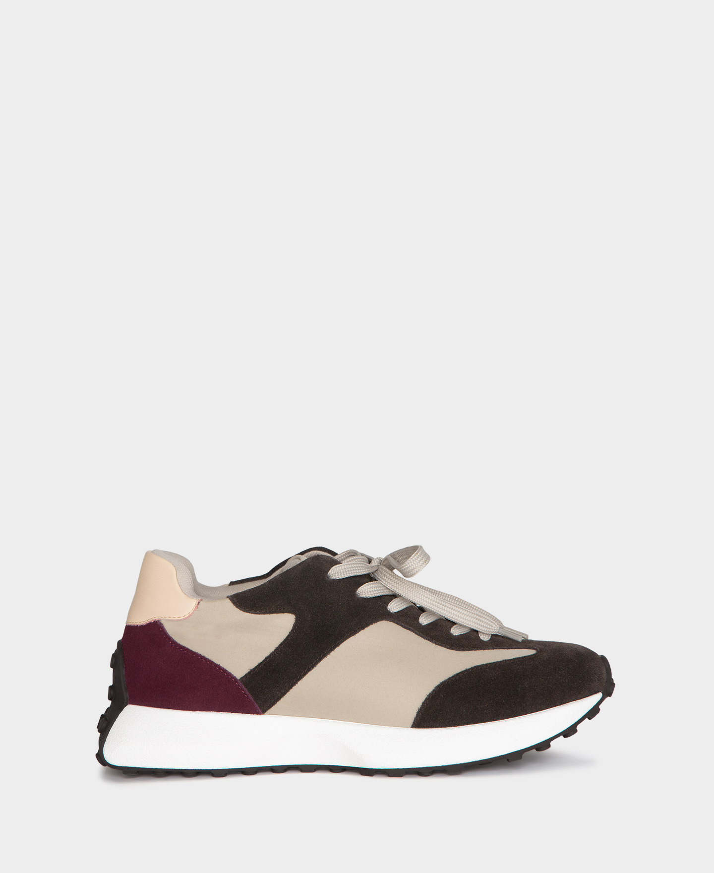 Sneaker with memory foam sole image number 0