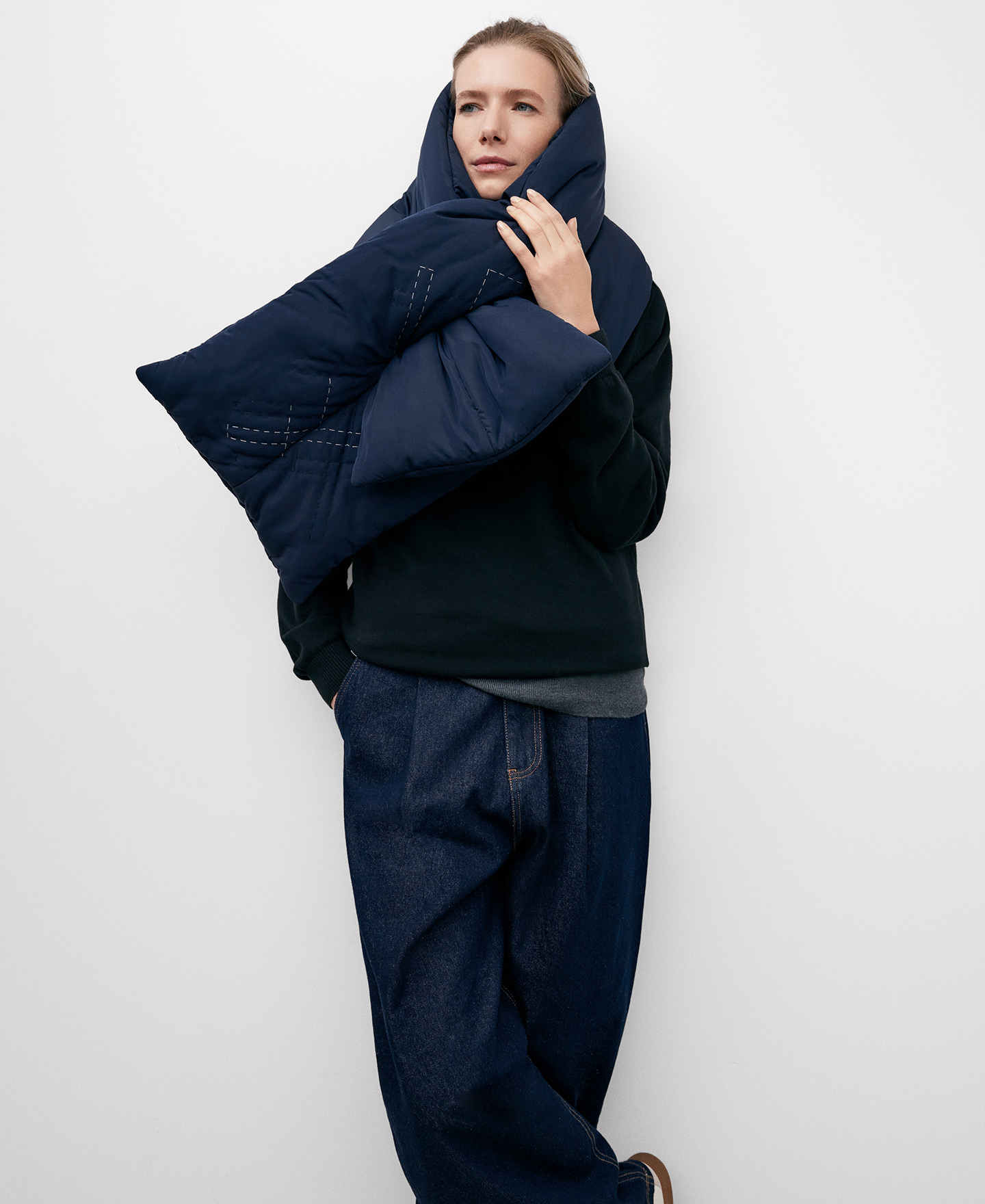 Padded scarf image number 3