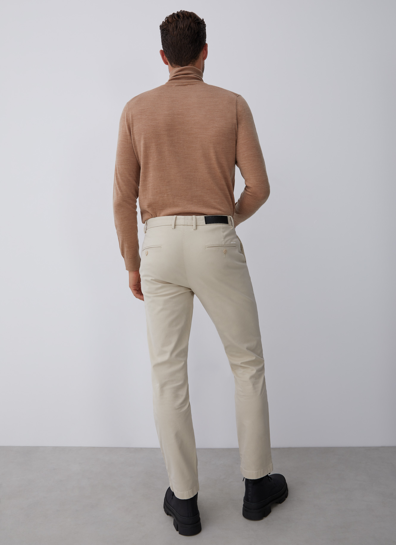 Elastic cotton chino trousers image number 1