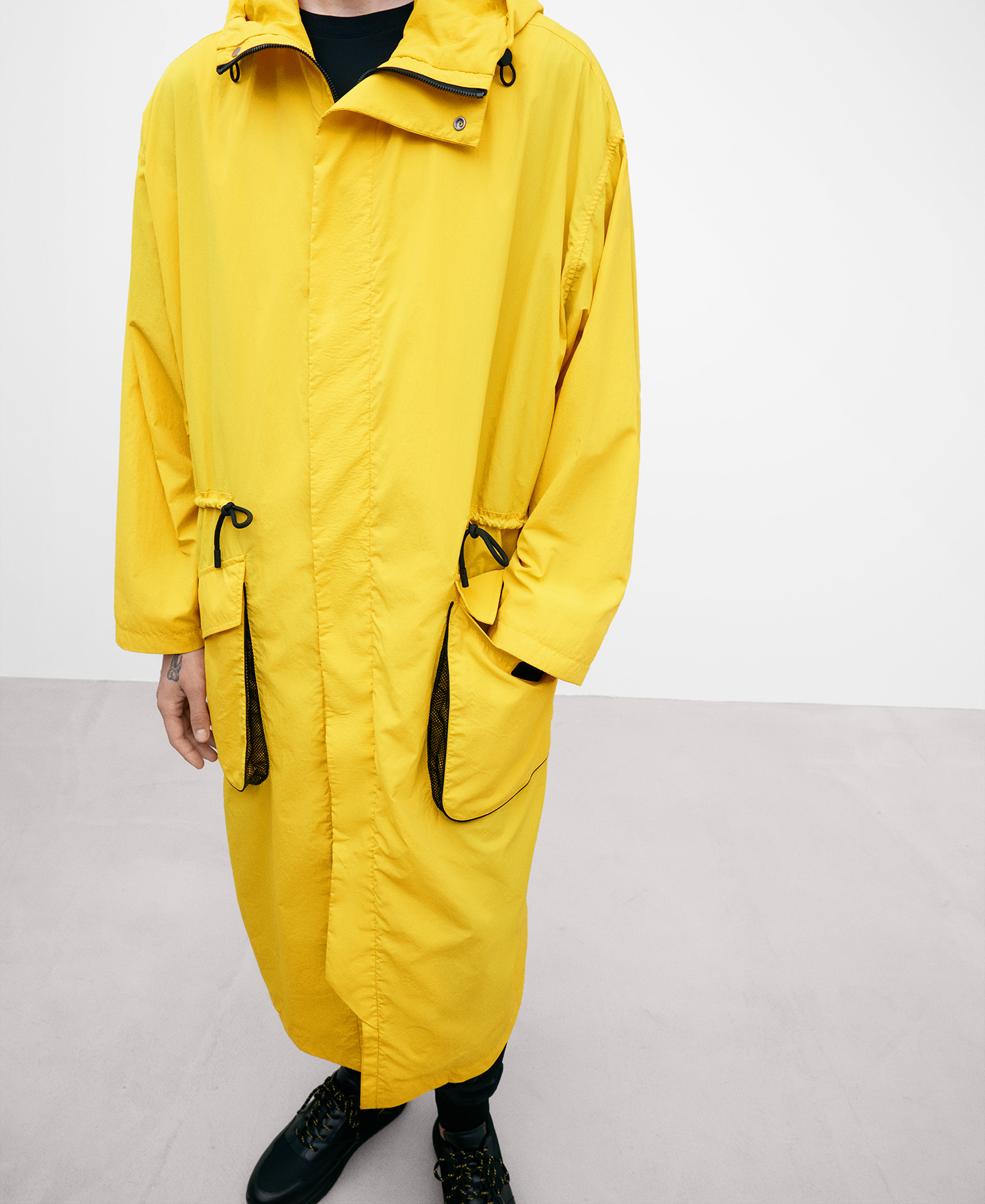 Yellow nylon men's windbreaker image number 0