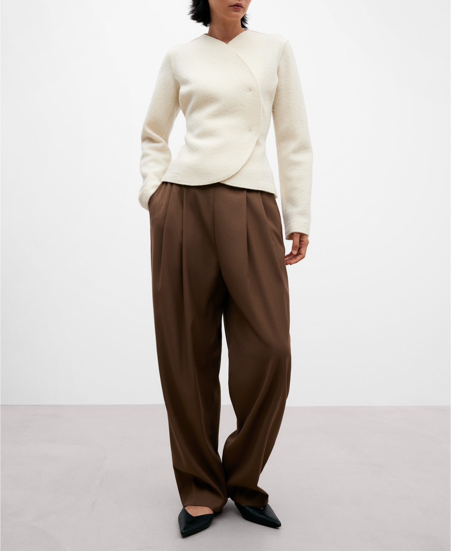Brown darts trousers for women image number 1