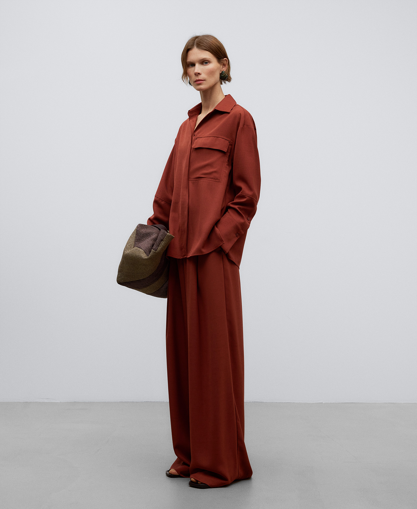 Oversized shirt woman image number 1