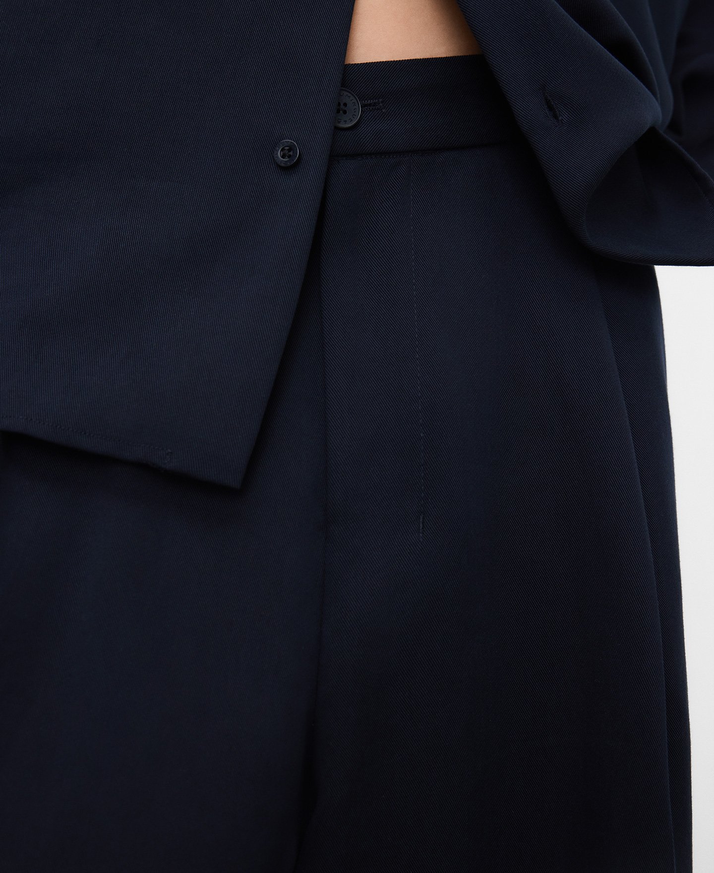 Pantal&oacute;n oversize pliegues image number 3