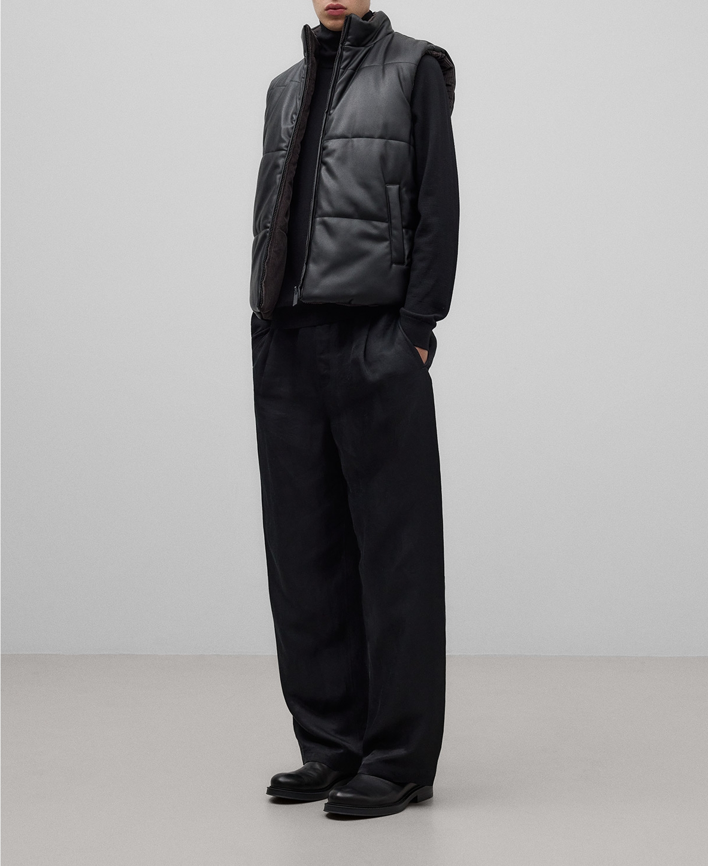 Leather-Non-Leather reviersible vest man image number 1