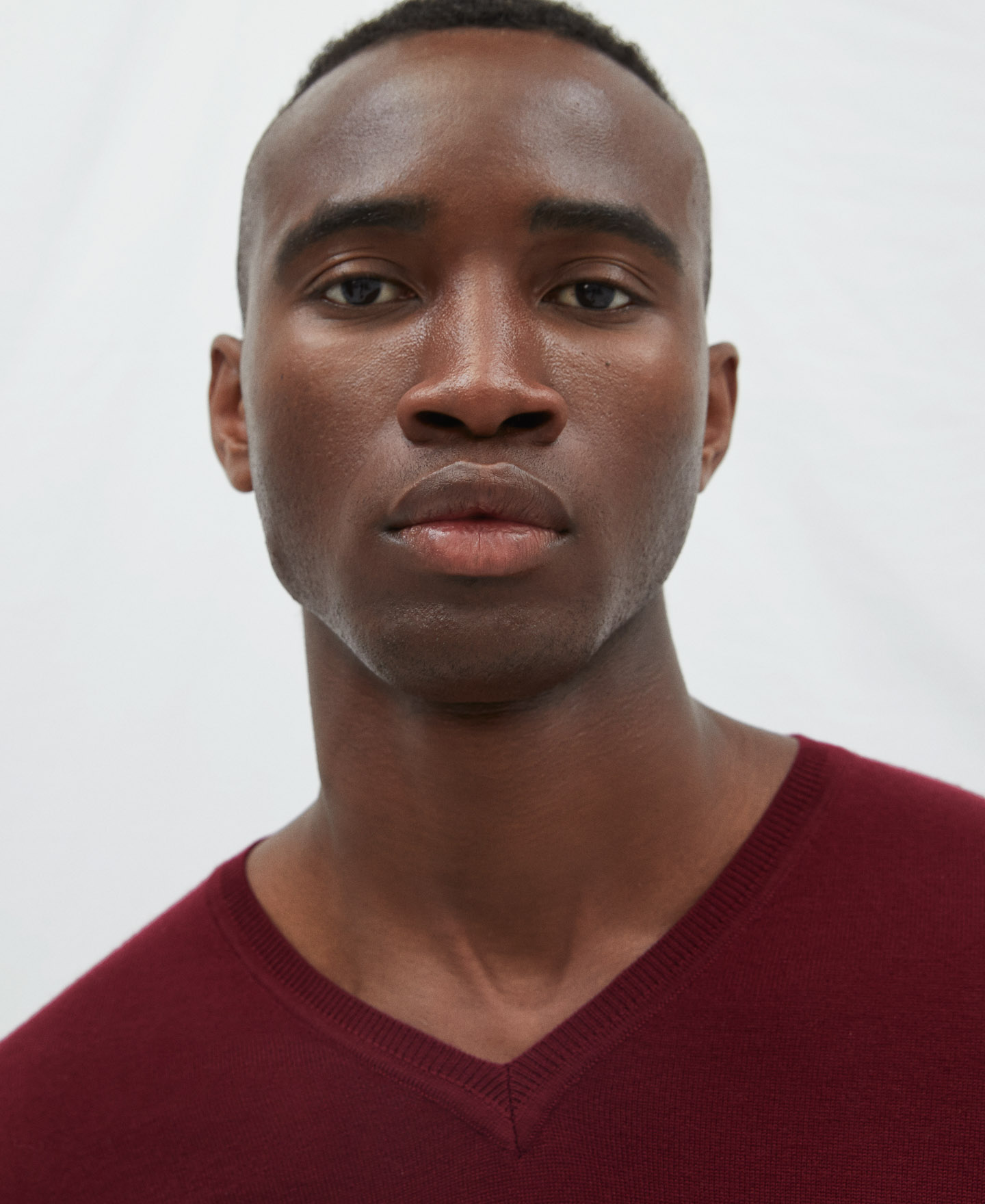 V-neck merino wool sweater image number 3