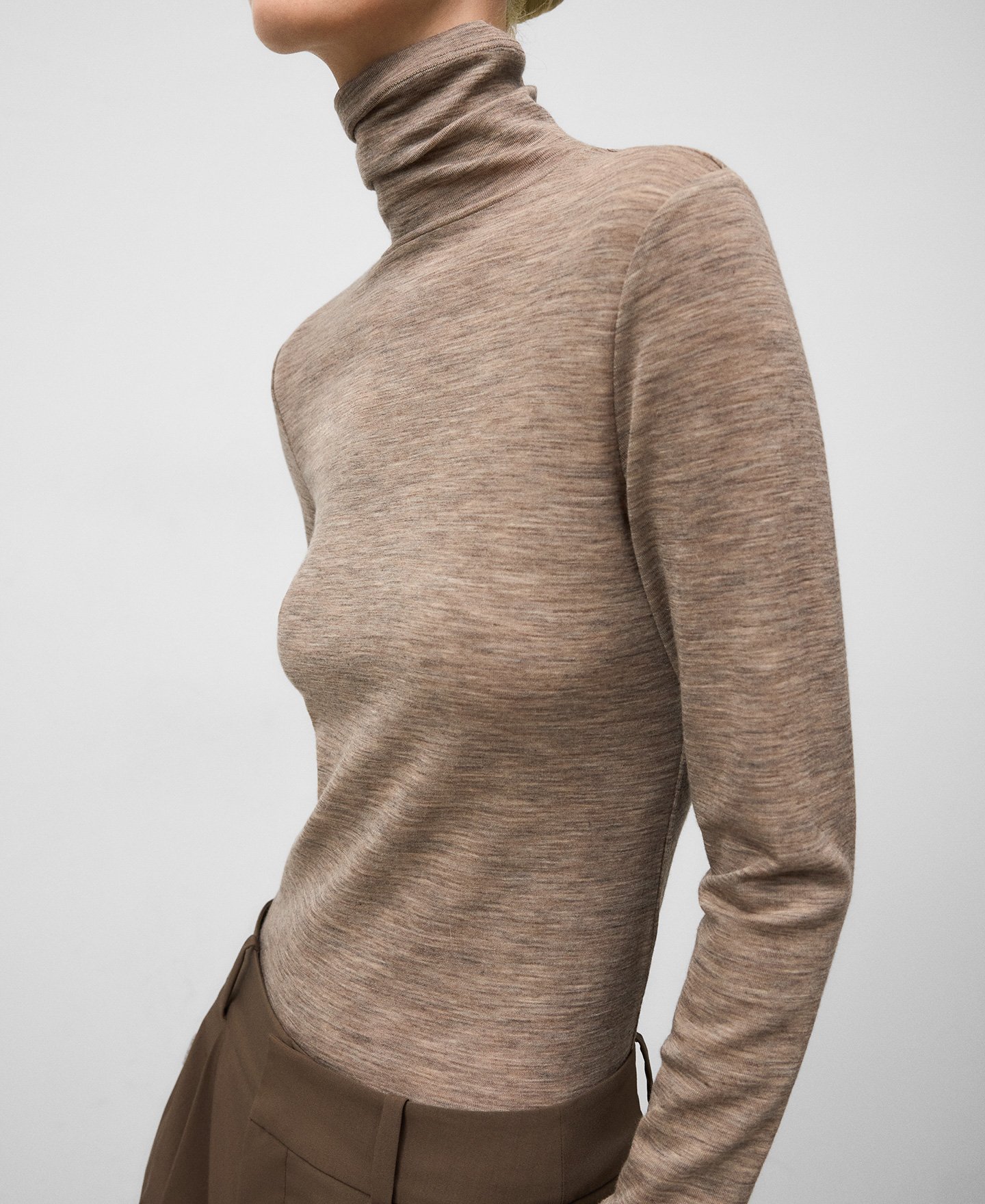 Camiseta cuello alto lana merino mujer image number 0