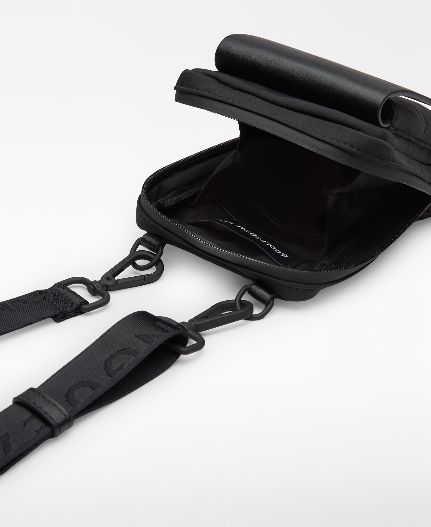 Portam&oacute;vil cremallera impermeable image number 3