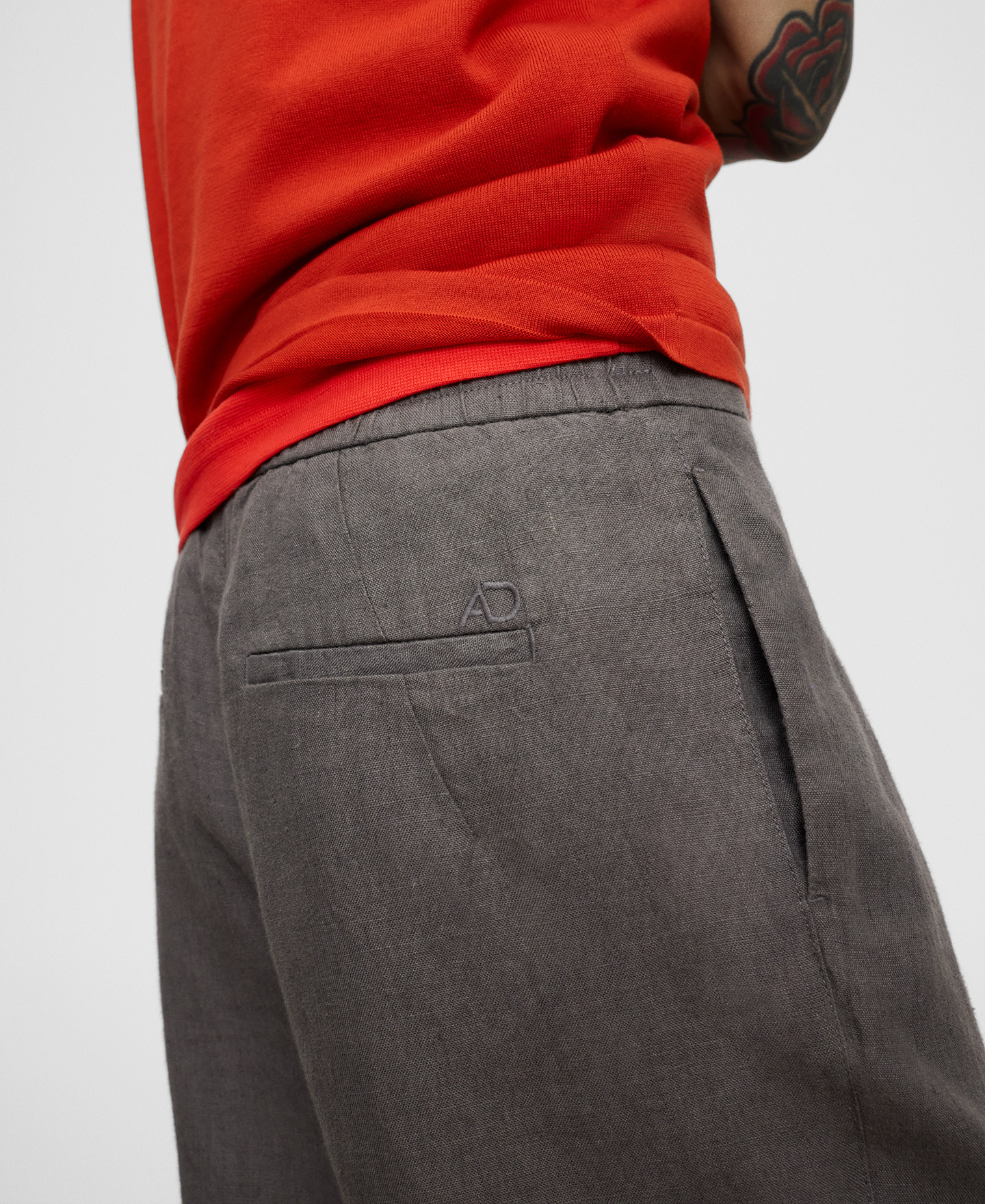 European linen semi-jogger trousers image number 3