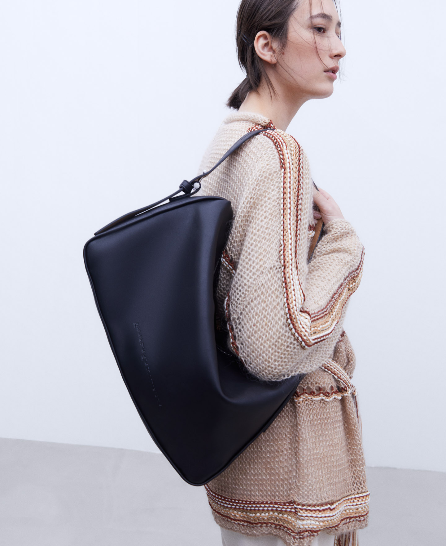 Recycled polyester medium hobo bag image number 4