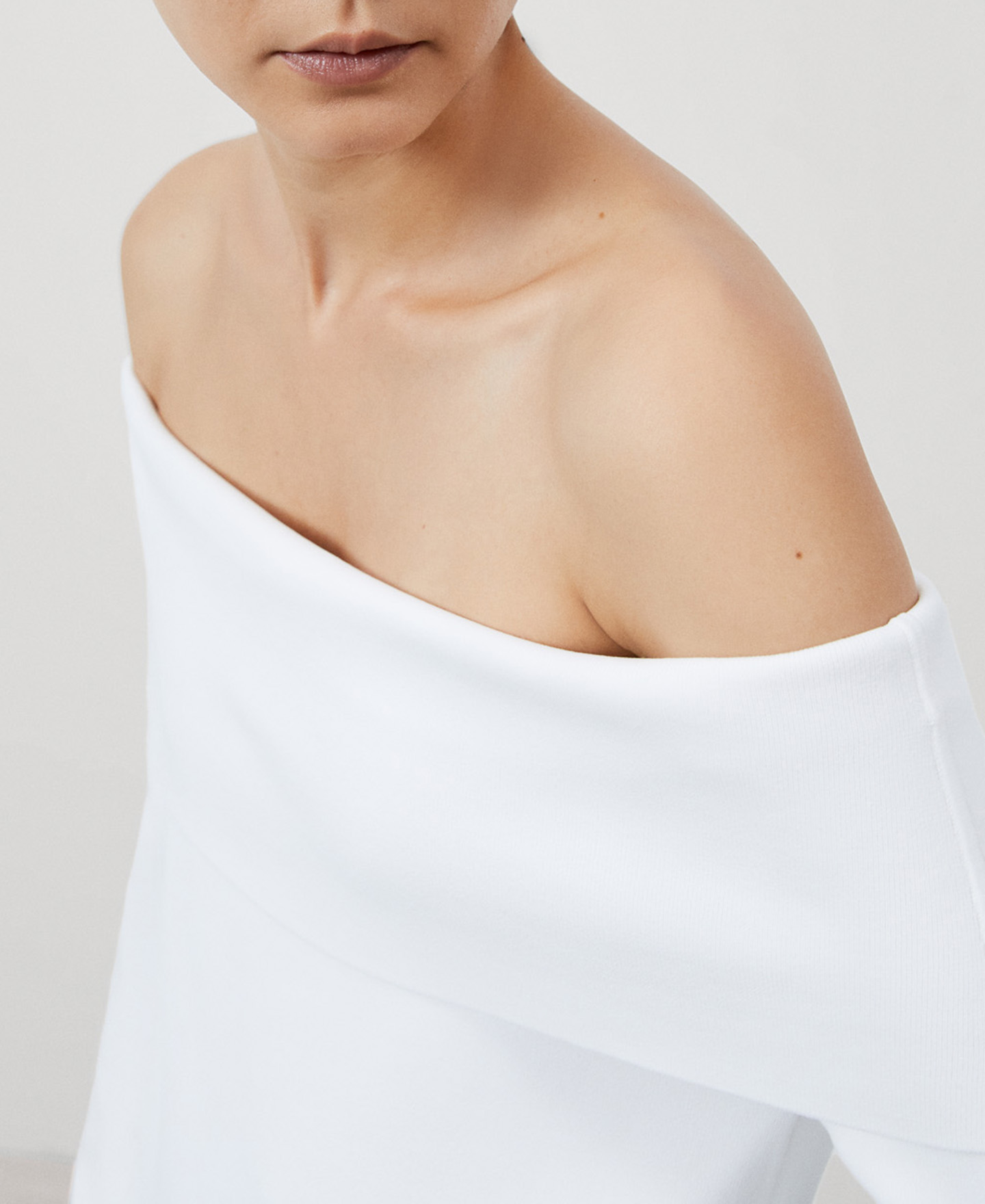 Off-the-shoulder sweater image number 3