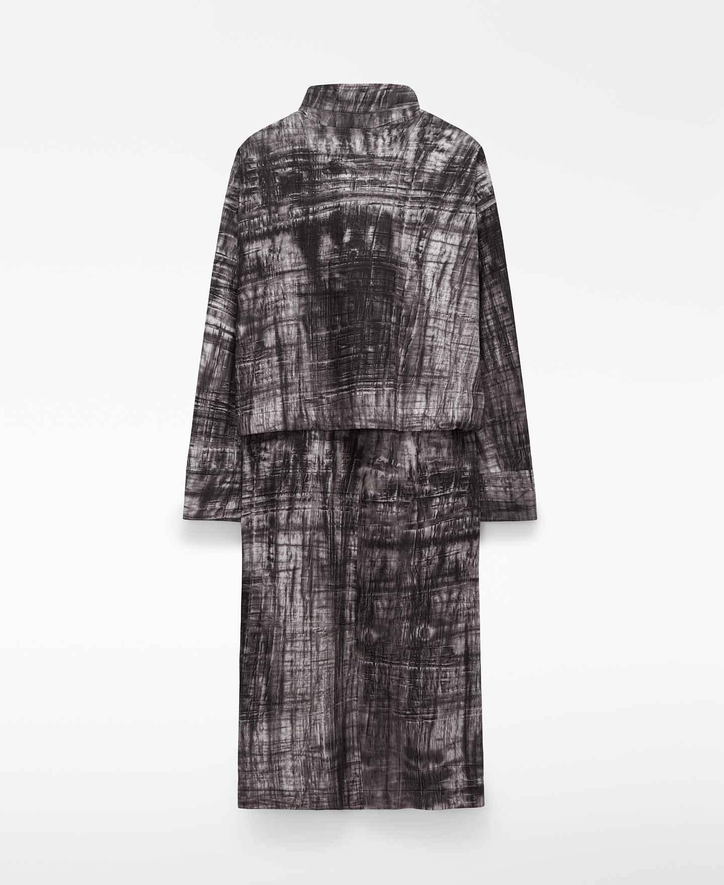 Gabardina oversize estampada con capa image number 7