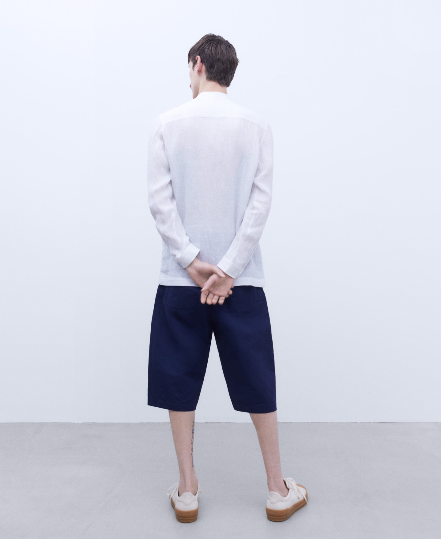 European linen wrinkled texture shirt image number 2