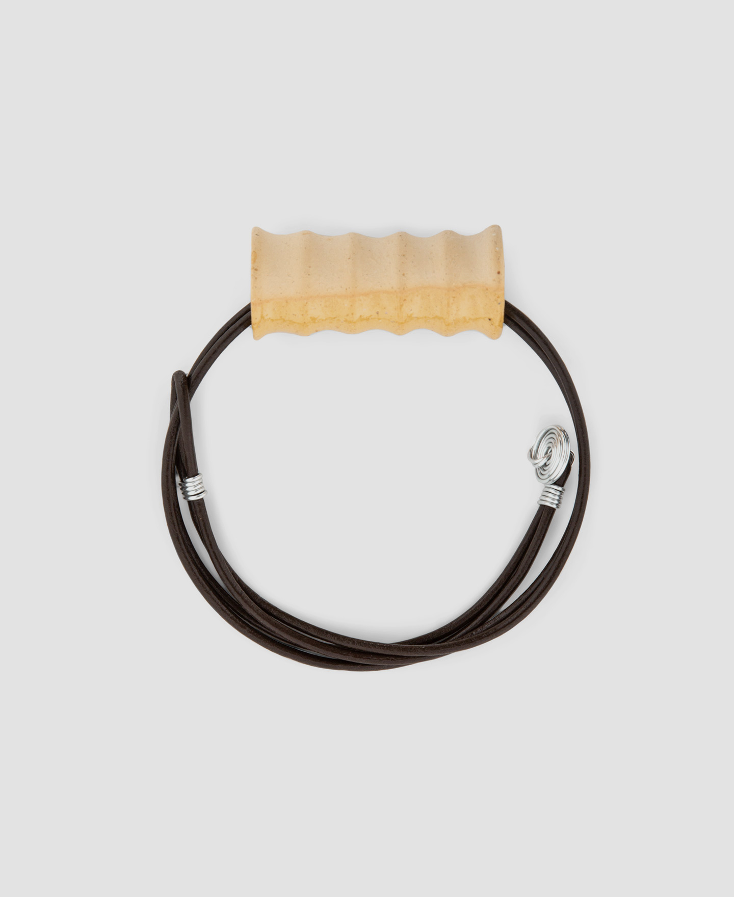 Niñodaguia large tubular handle pendant image number 2