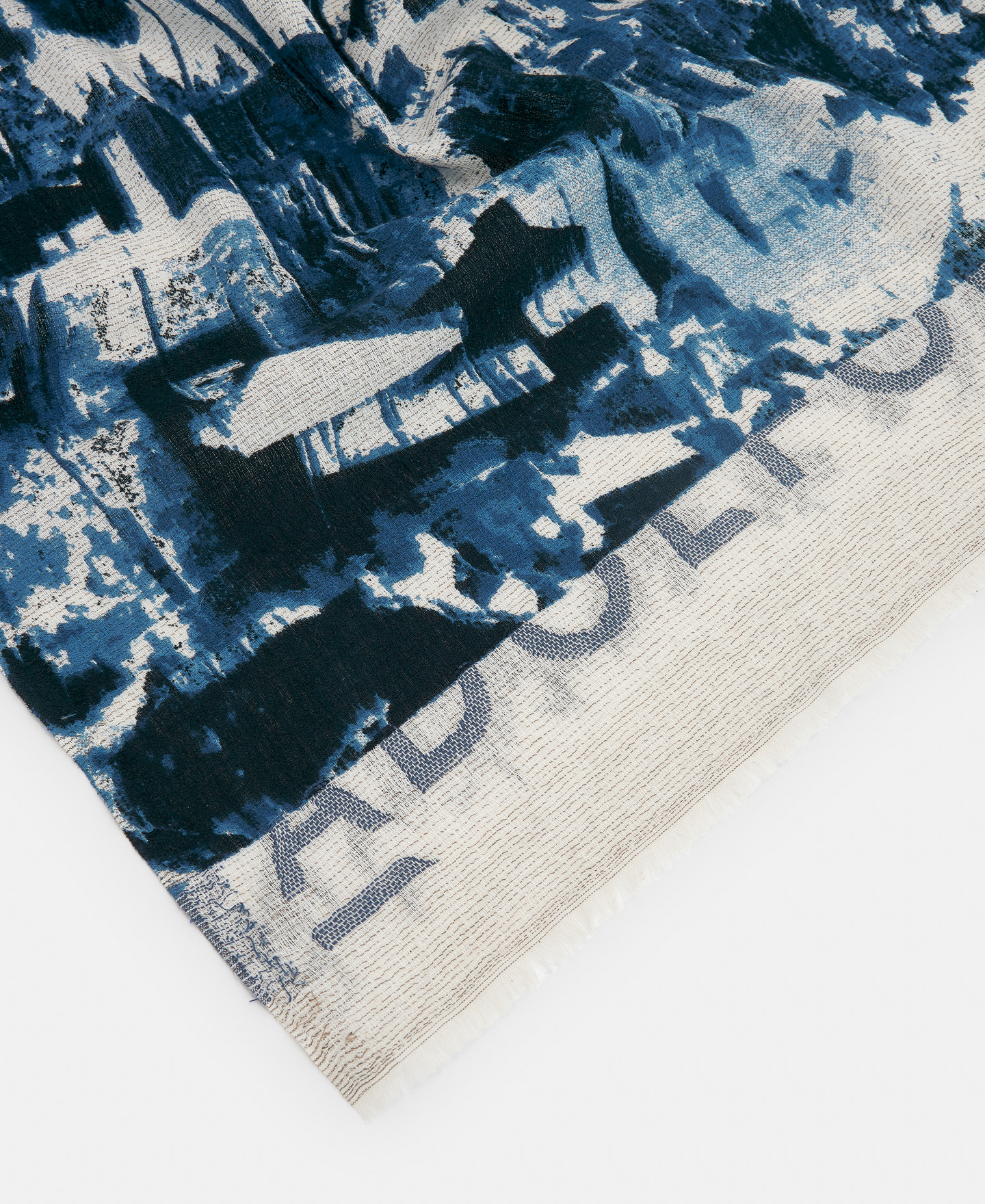 Printed shawl in organic cotton image number 2