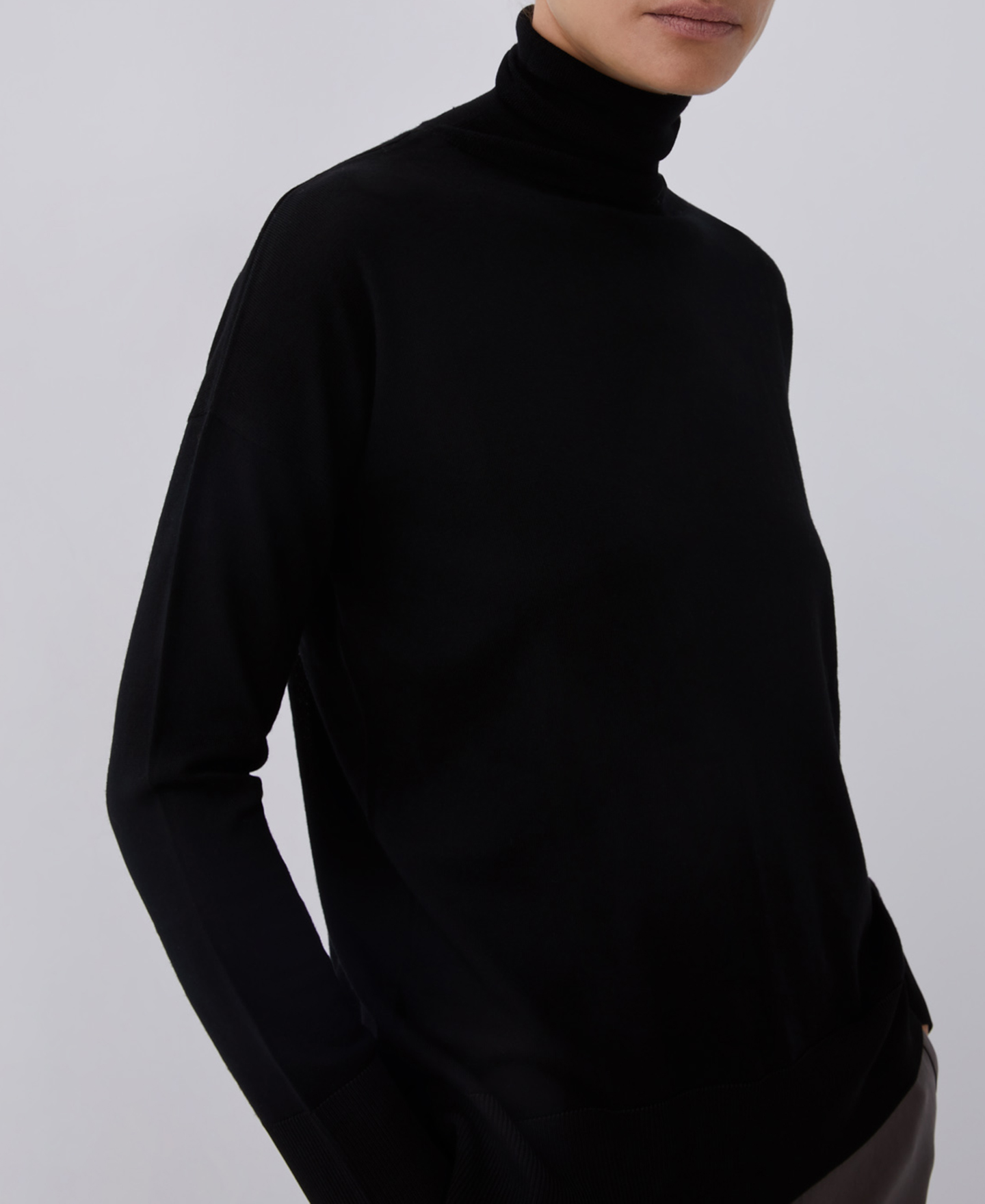 Jersey cuello vuelto en merino image number 0