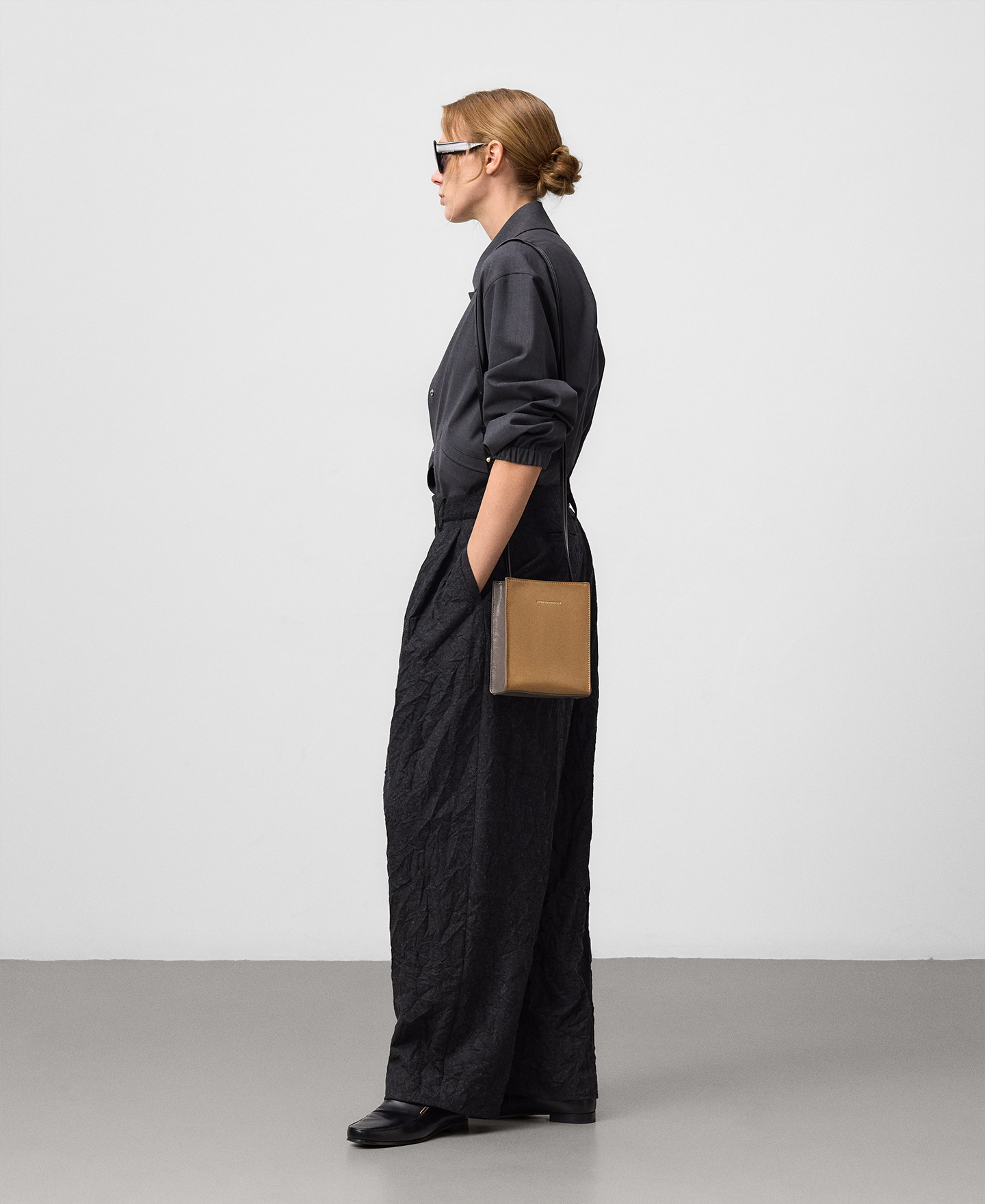 Non-Leather small crossbody woman image number 4