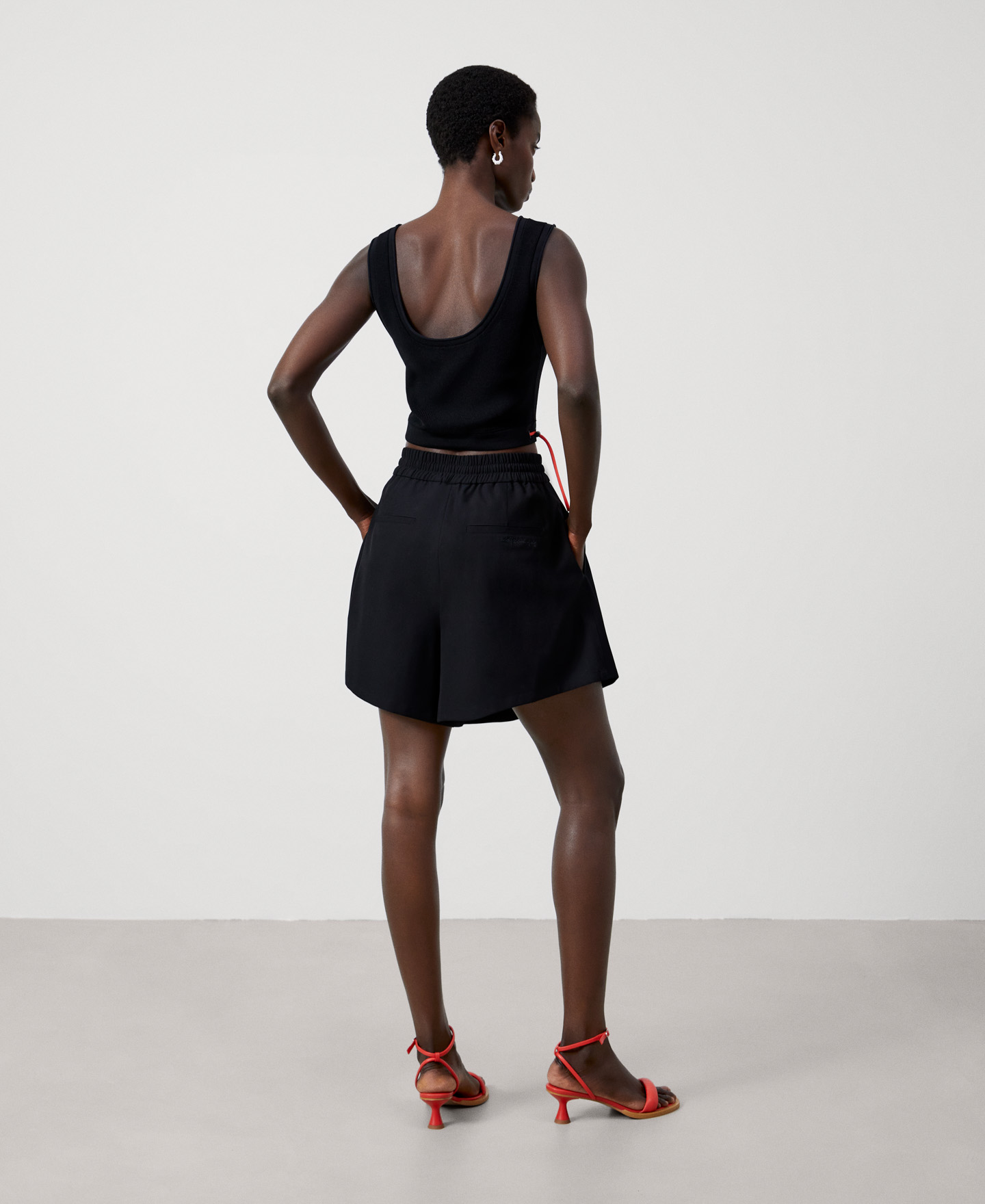 Sporty bermuda short image number 2