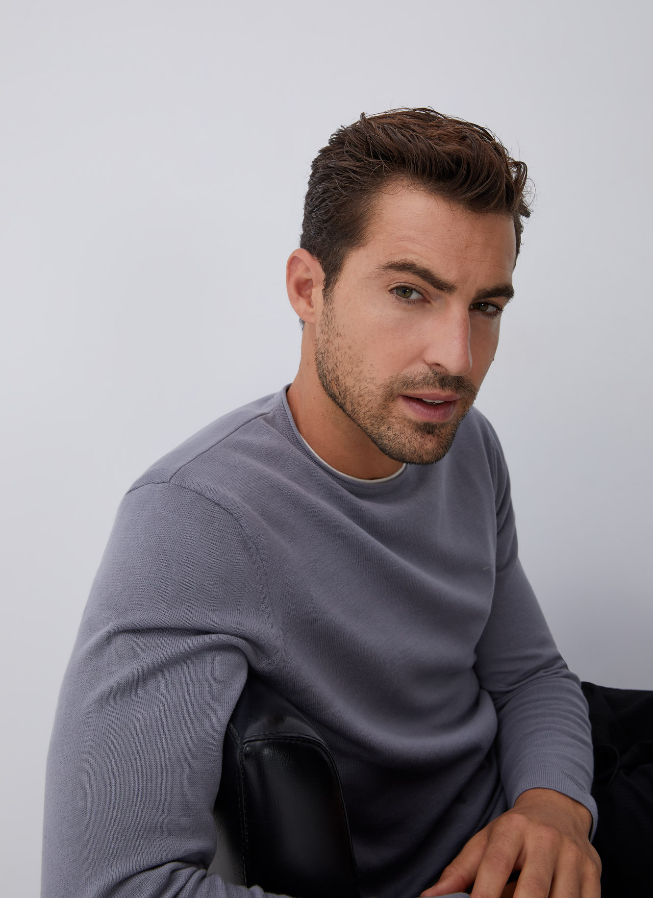 Cotton sweater with roll edge neck image number 4