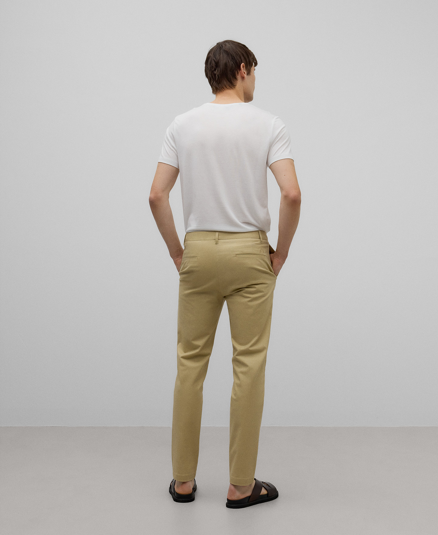 Pantal&oacute;n chino algod&oacute;n slim fit hombre image number 2