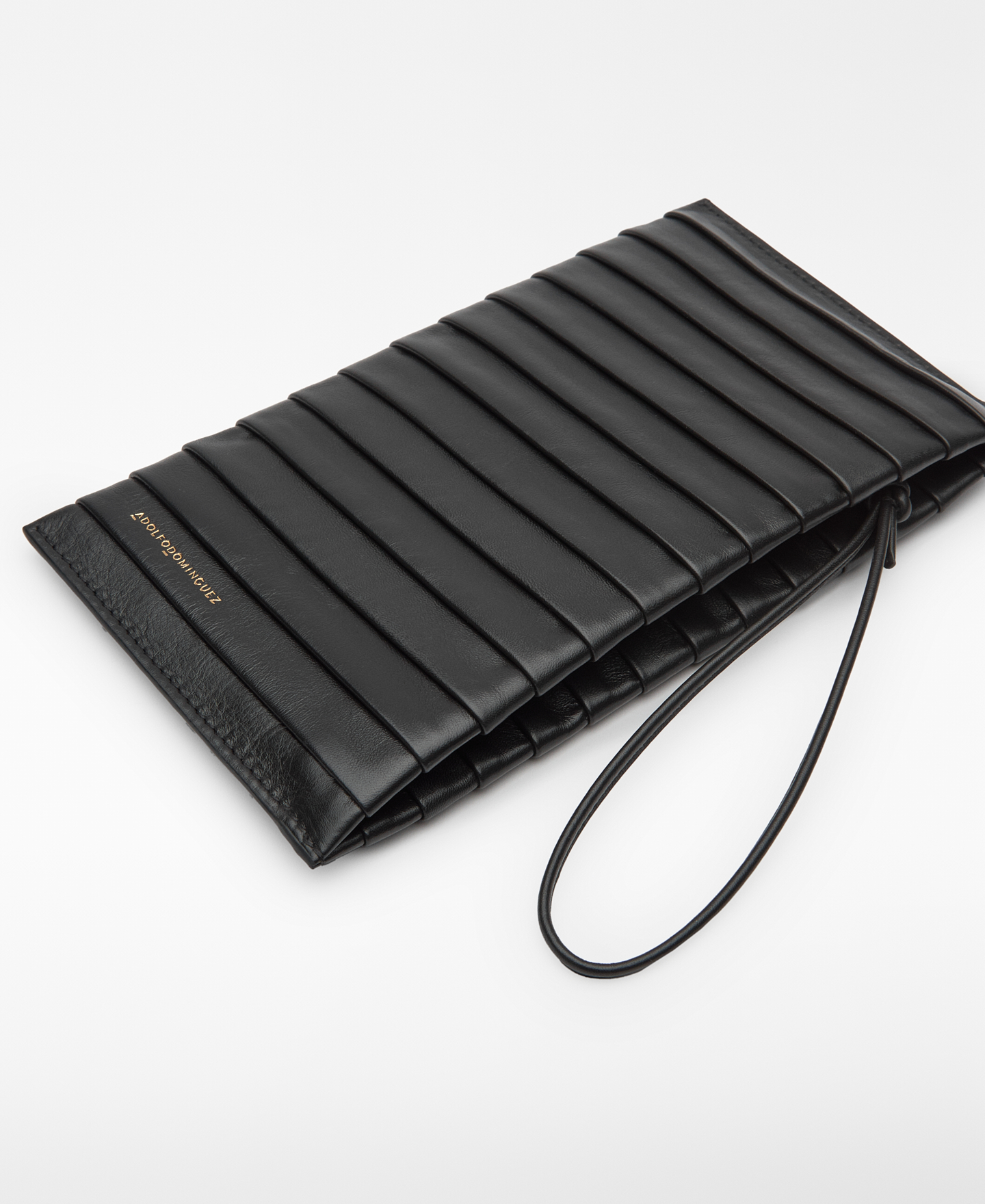 Clutch rectangular plisado piel image number 2