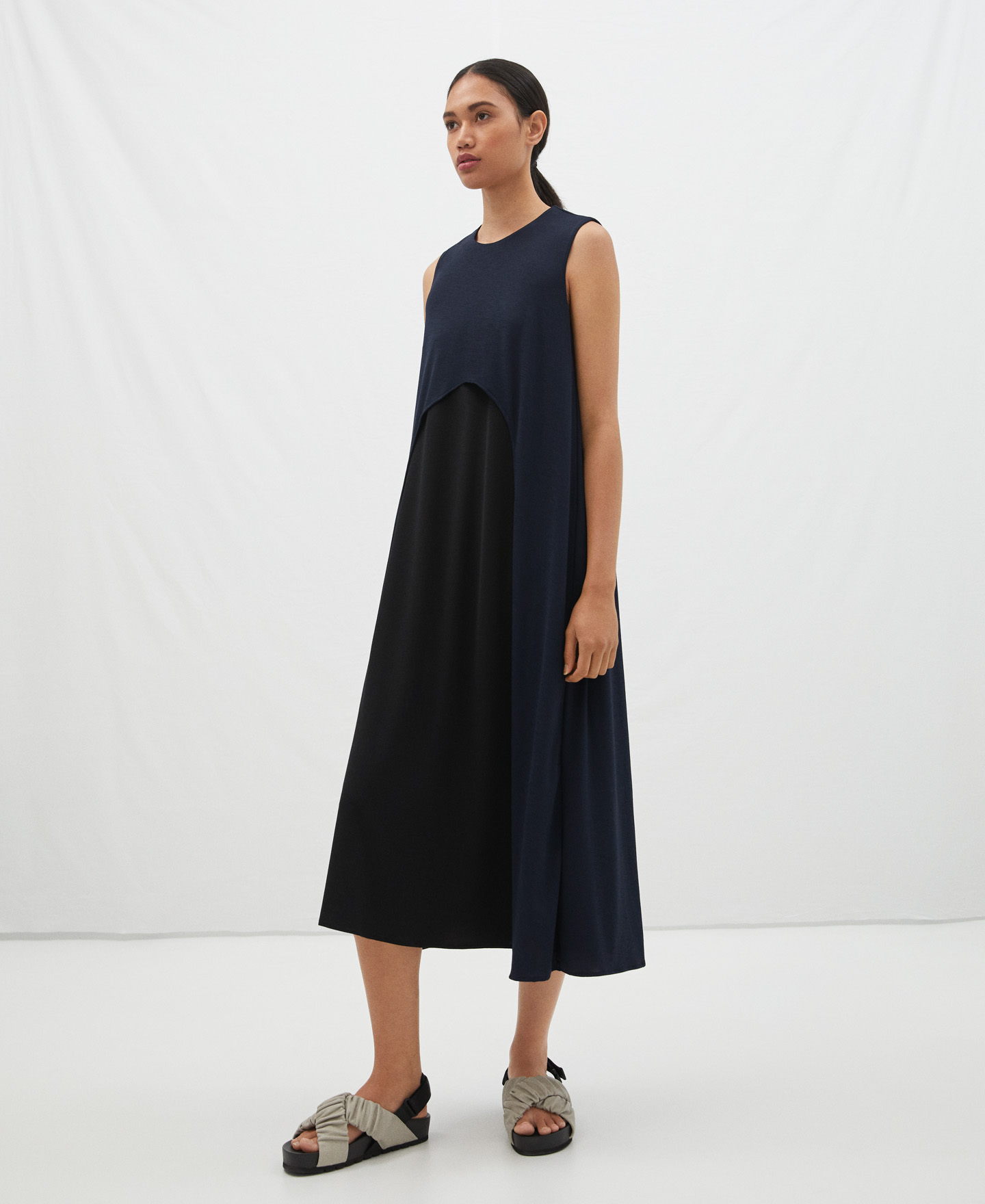 Vestido de doble capa image number 0