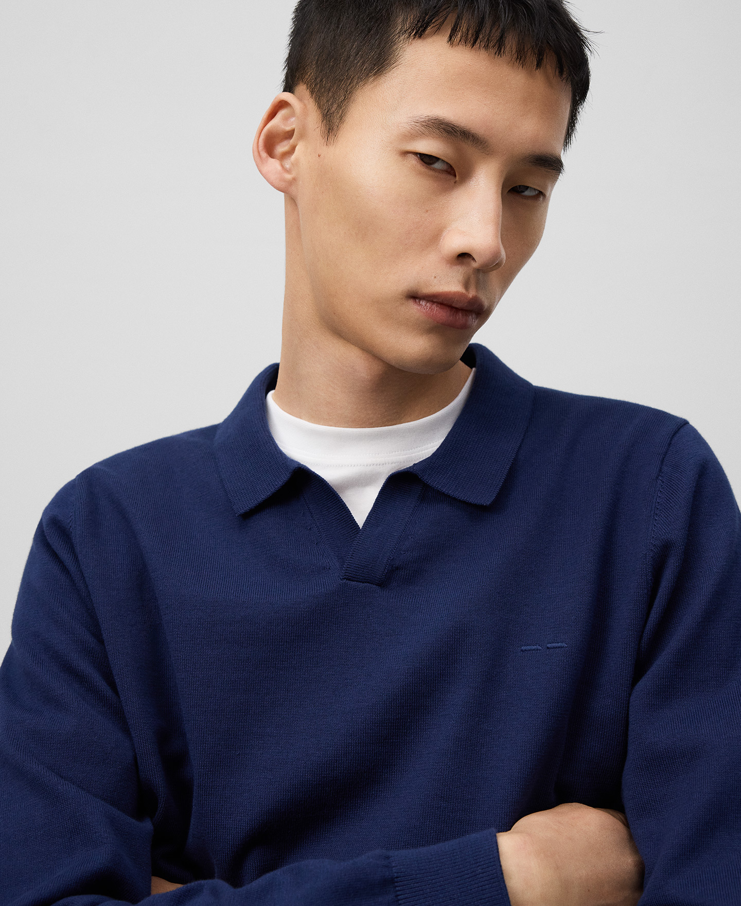 Cotton V-neck sweater man image number 3