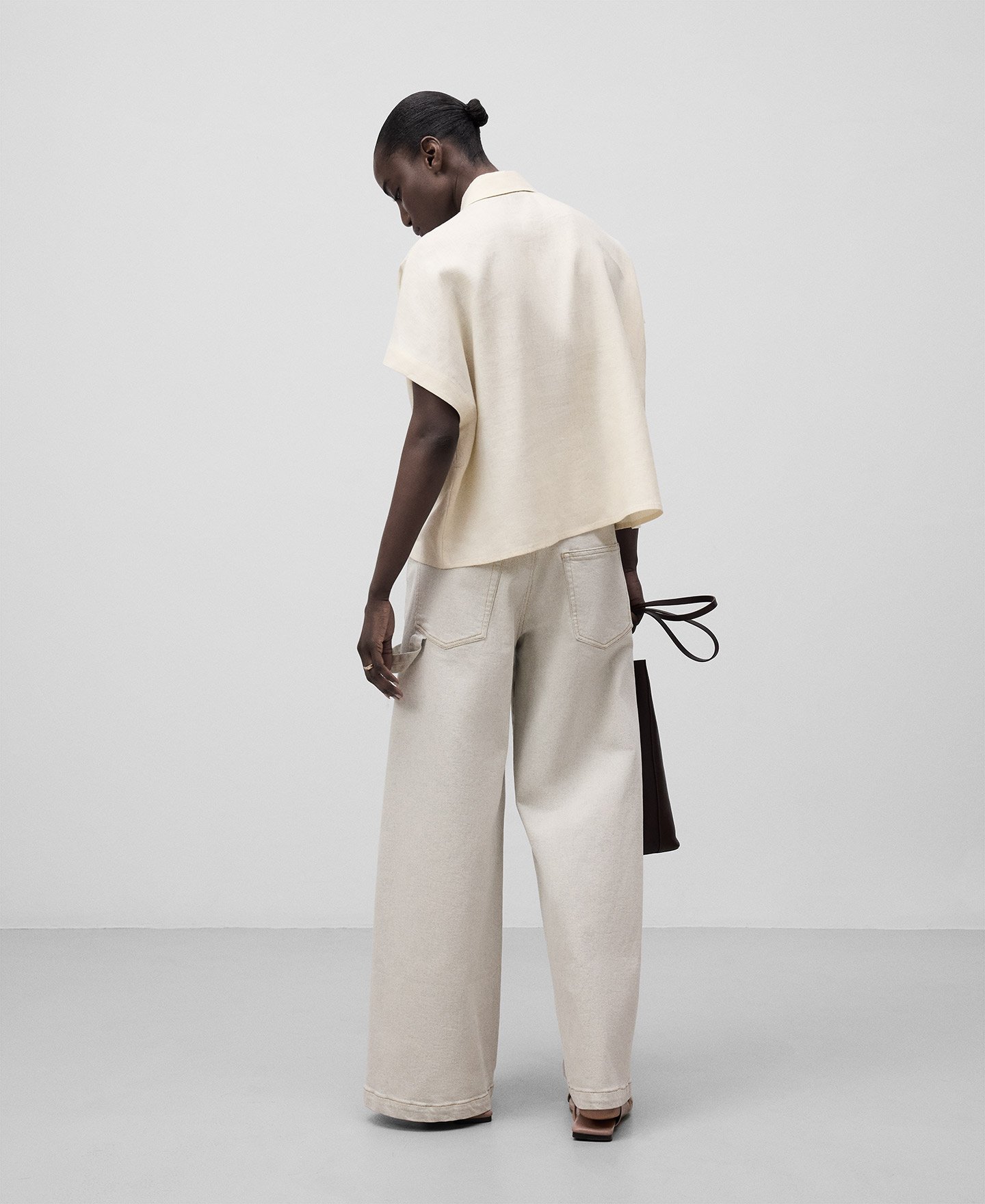 European linen boxy short shirt woman image number 2