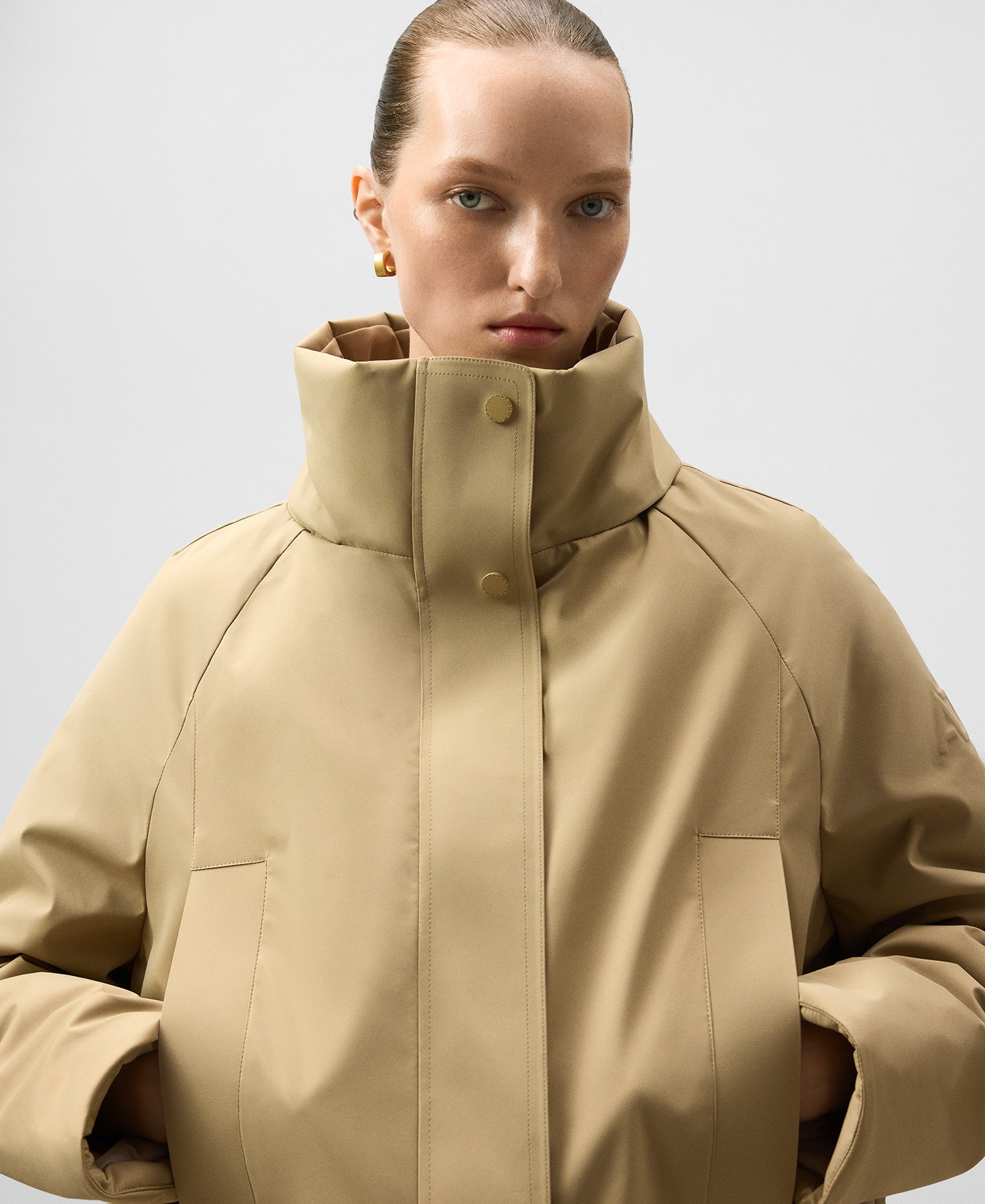Parka corta con capucha mujer image number 5
