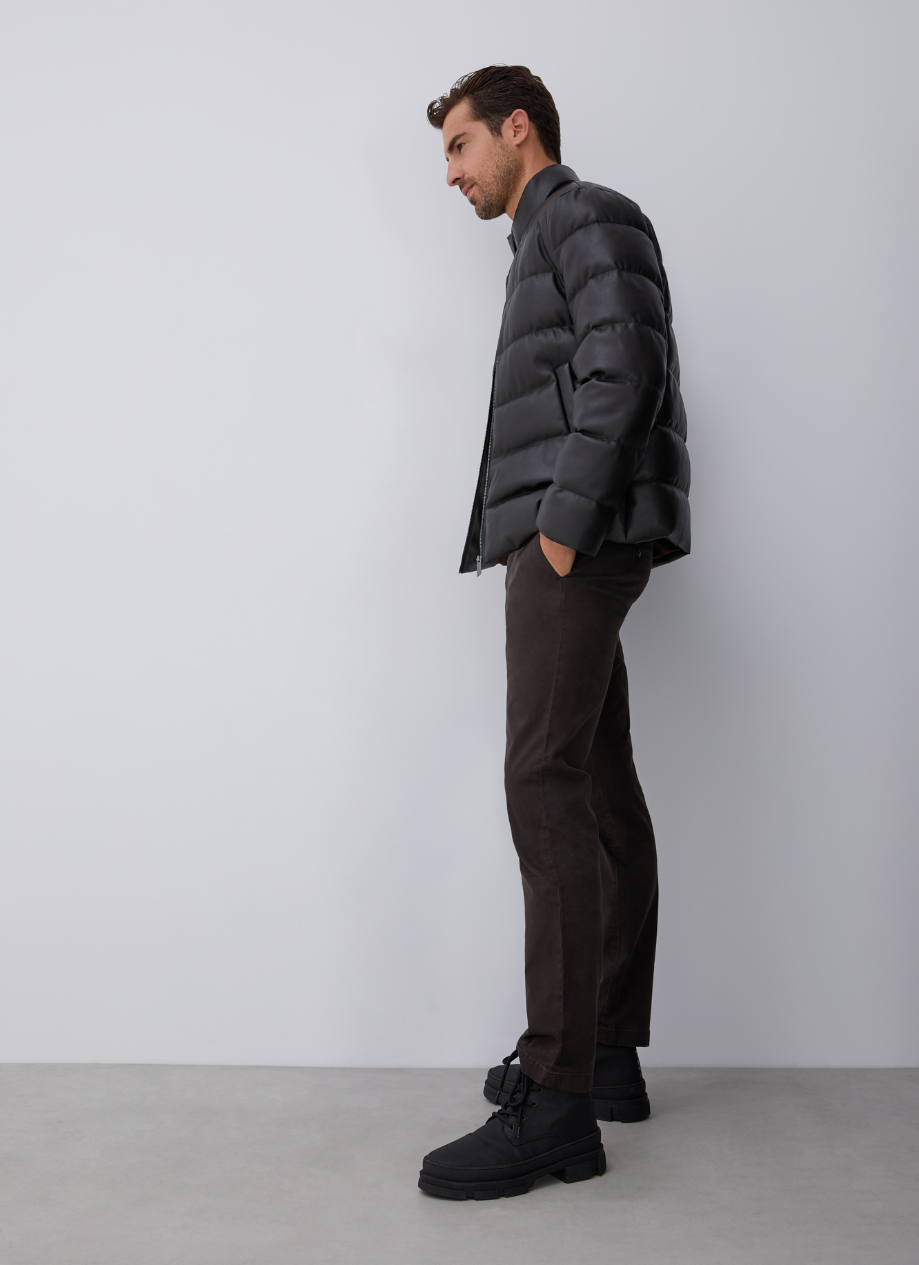 Elastic cotton chino trousers image number 4