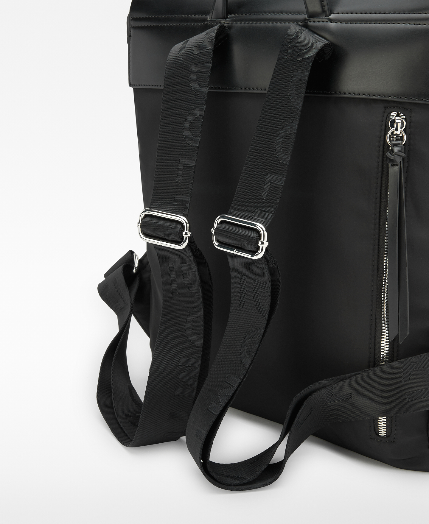 Mochila compacta nailon image number 3