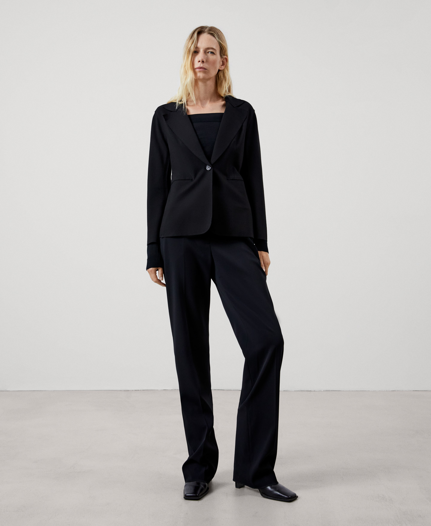 Responsible viscose knitted blazer image number 1