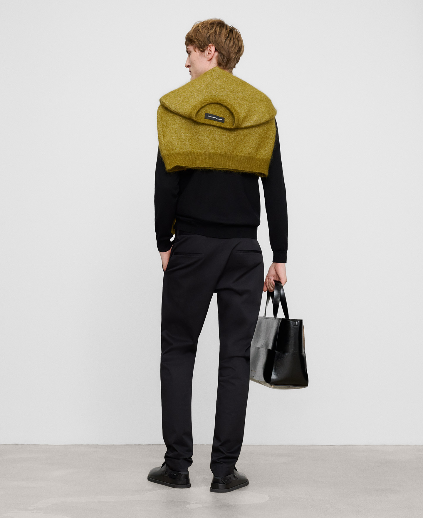 Pantalon chino en coton slim image number 2