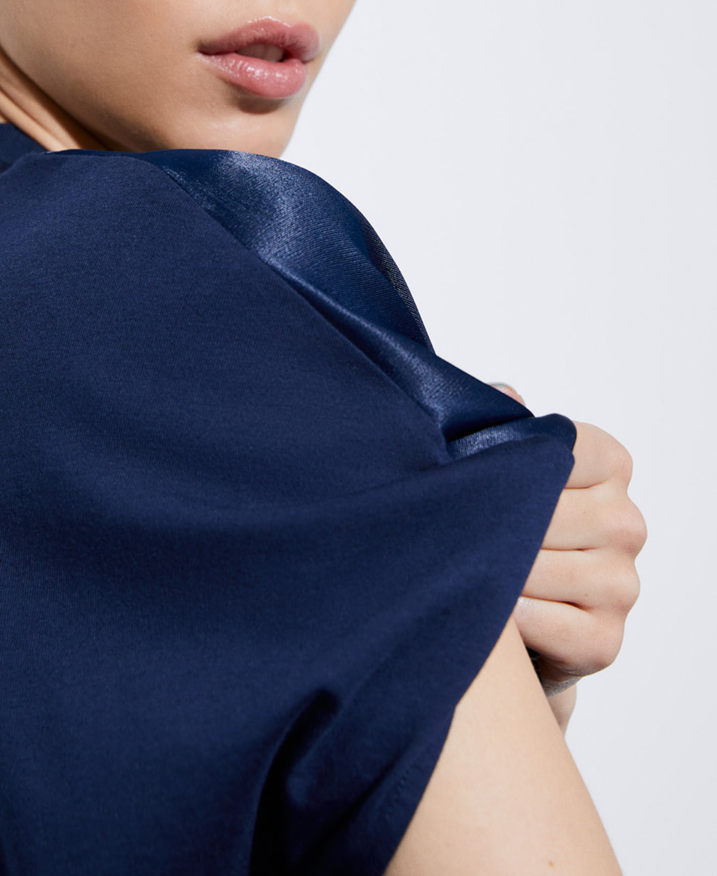 Elasticated waistband viscose T-shirt image number 3