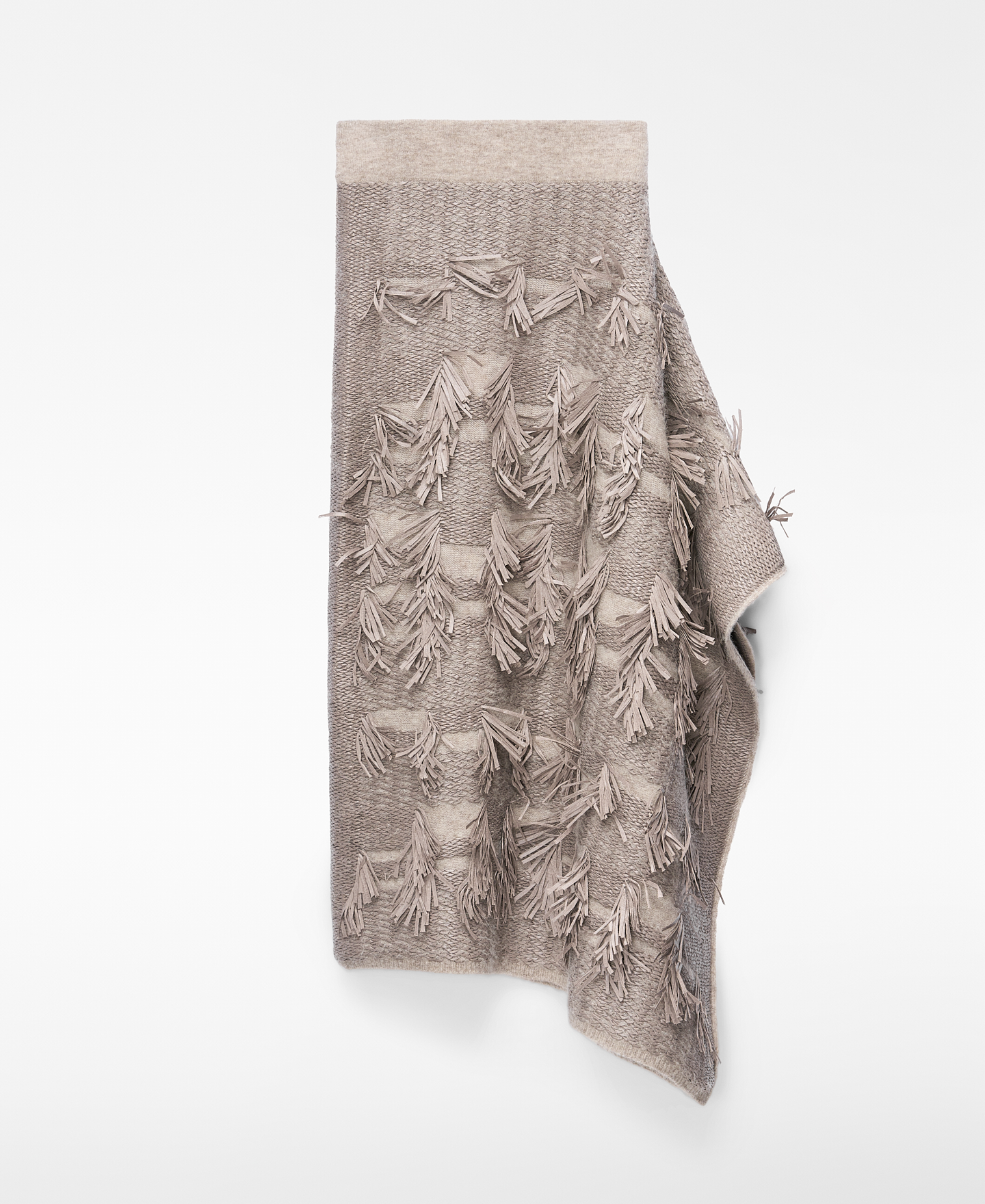 Falda asim&eacute;trica punto jacquard flecos image number 4