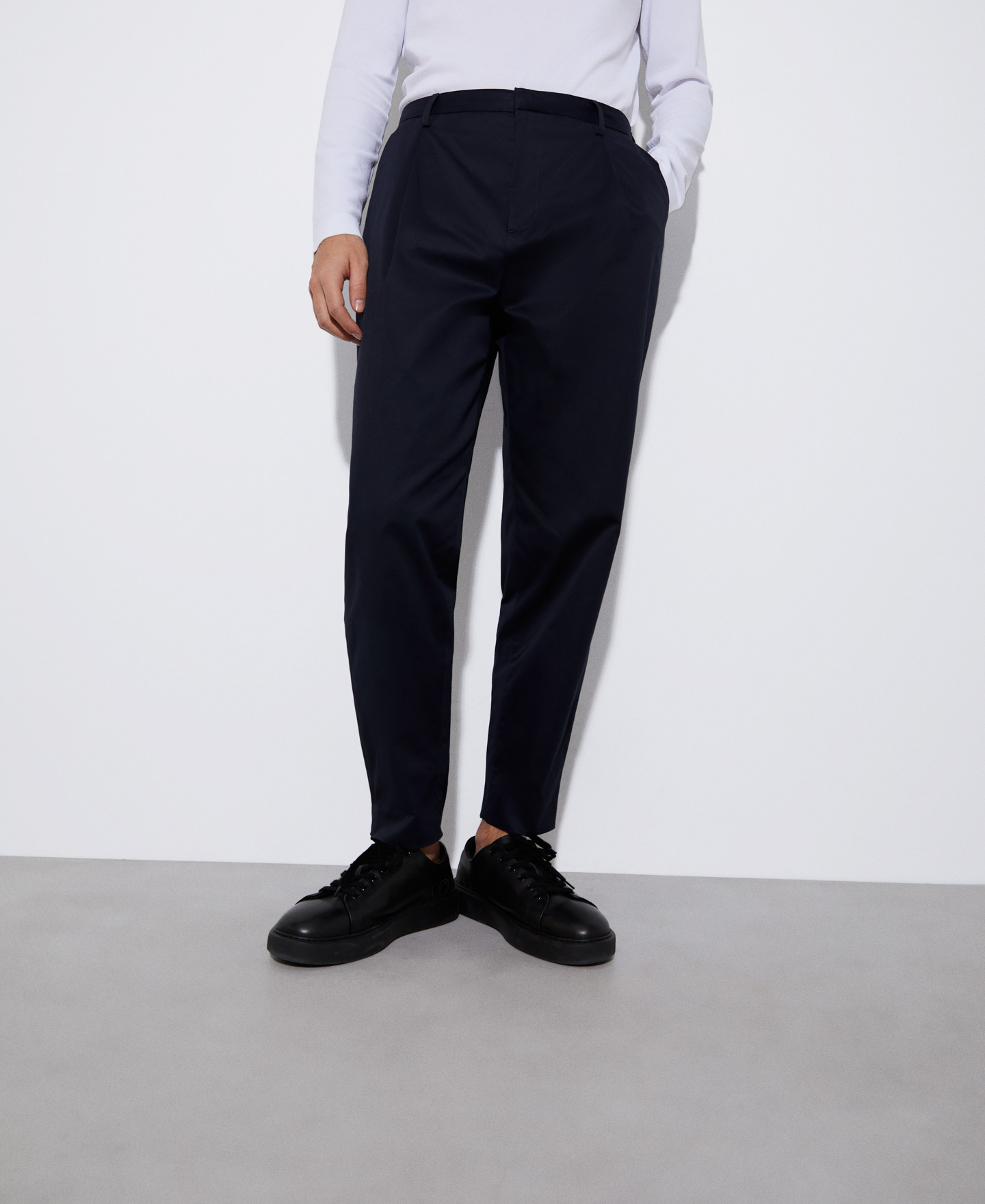 Straight cut cotton pants image number 0